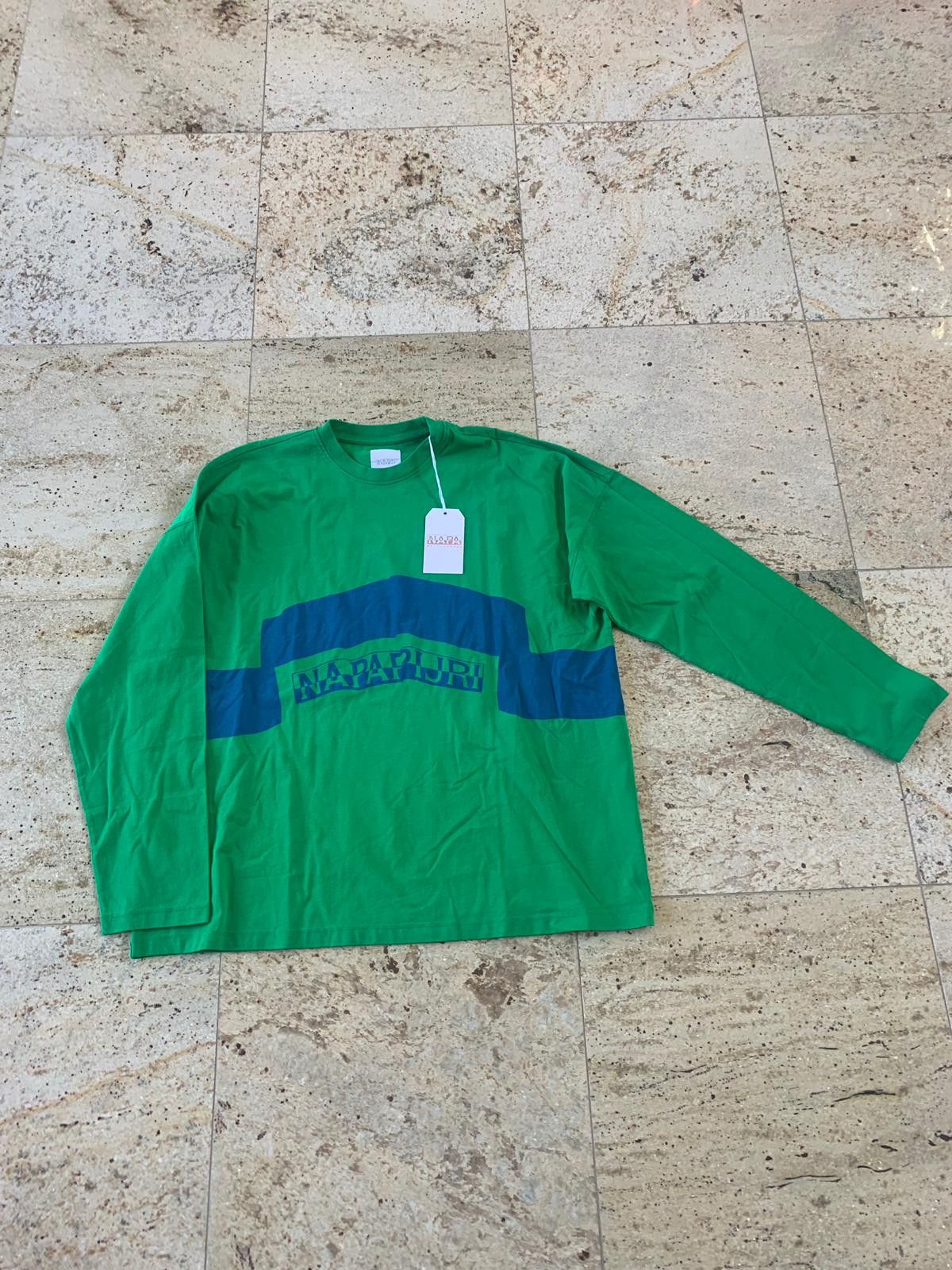 Logo Tee LS in Green & Blue