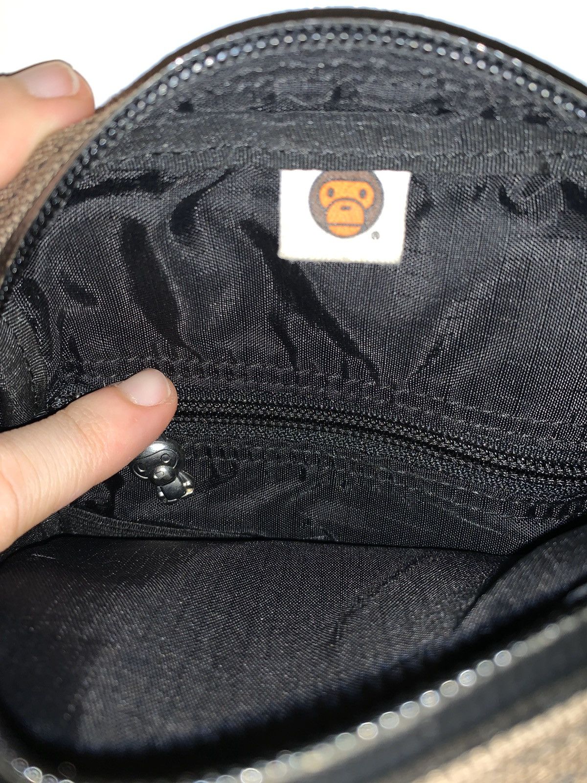 Bape *RARE* Vintage Bape Bathing Ape Baby Milo Crossbody Bag Size ONE SIZE - 5 Thumbnail