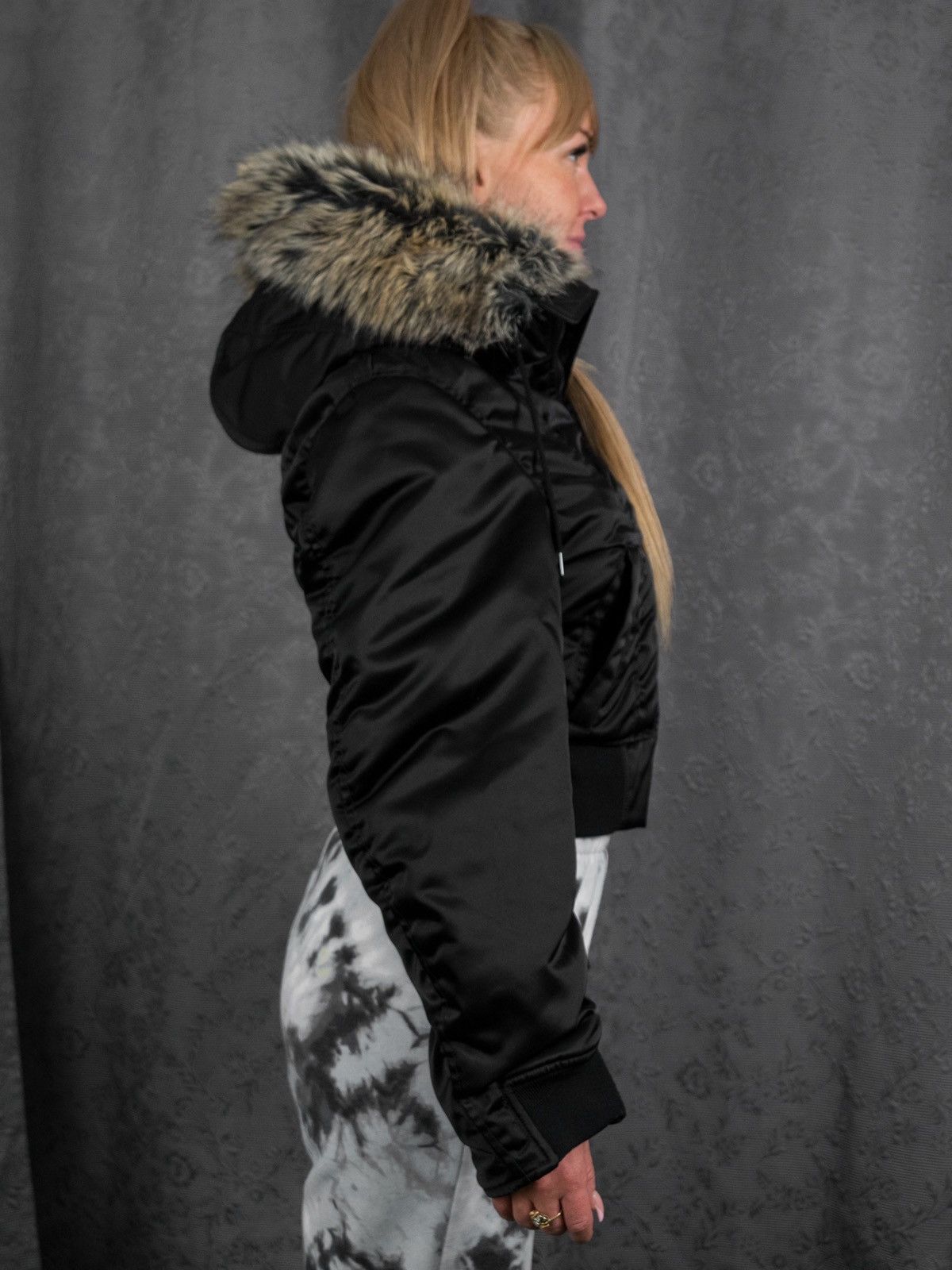 Adidas × Kanye West × Yeezy YEEZY SEASON 1 Short Fur Bomber Jacket Utility Size US XXS / EU 40 - 16 Thumbnail
