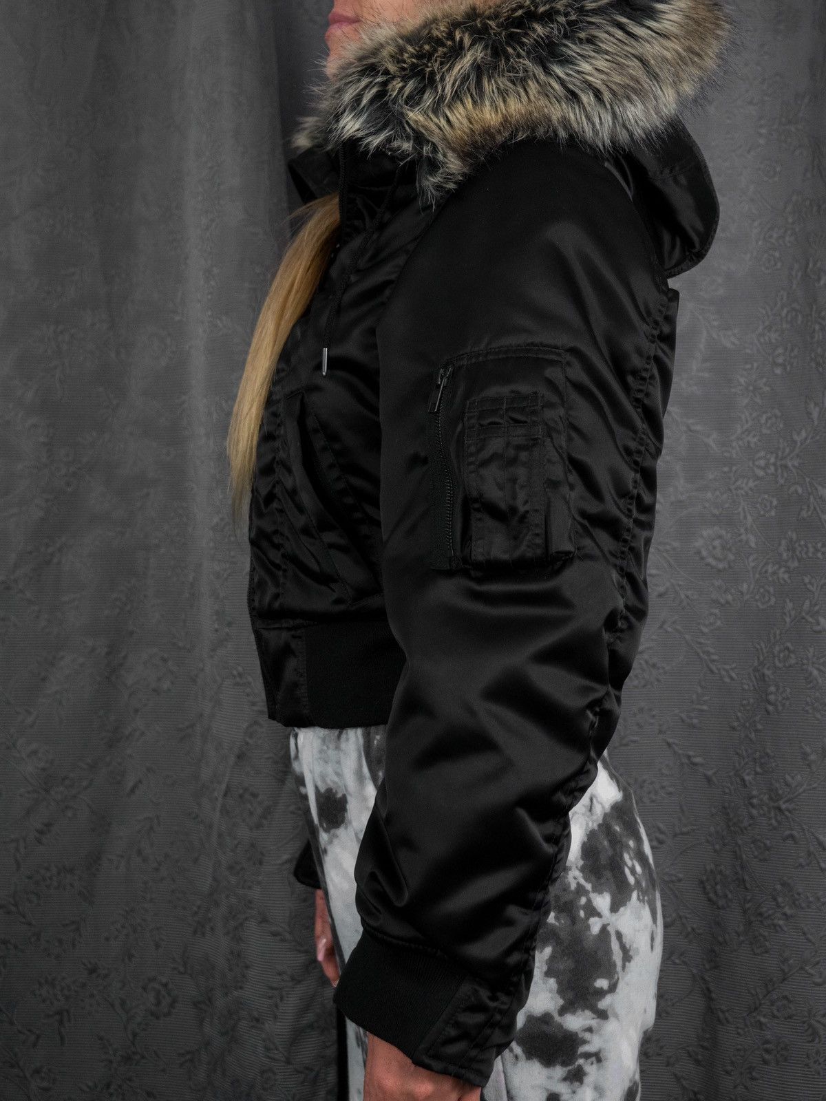 Adidas × Kanye West × Yeezy YEEZY SEASON 1 Short Fur Bomber Jacket Utility Size US XXS / EU 40 - 14 Thumbnail
