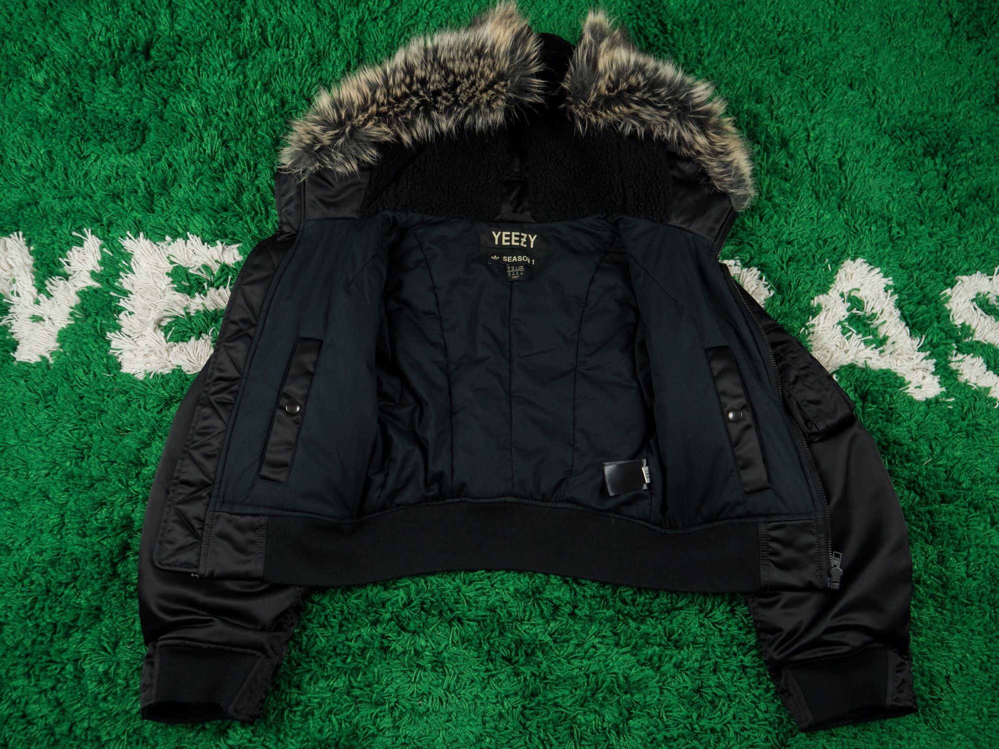 Adidas × Kanye West × Yeezy YEEZY SEASON 1 Short Fur Bomber Jacket Utility Size US XXS / EU 40 - 3 Thumbnail