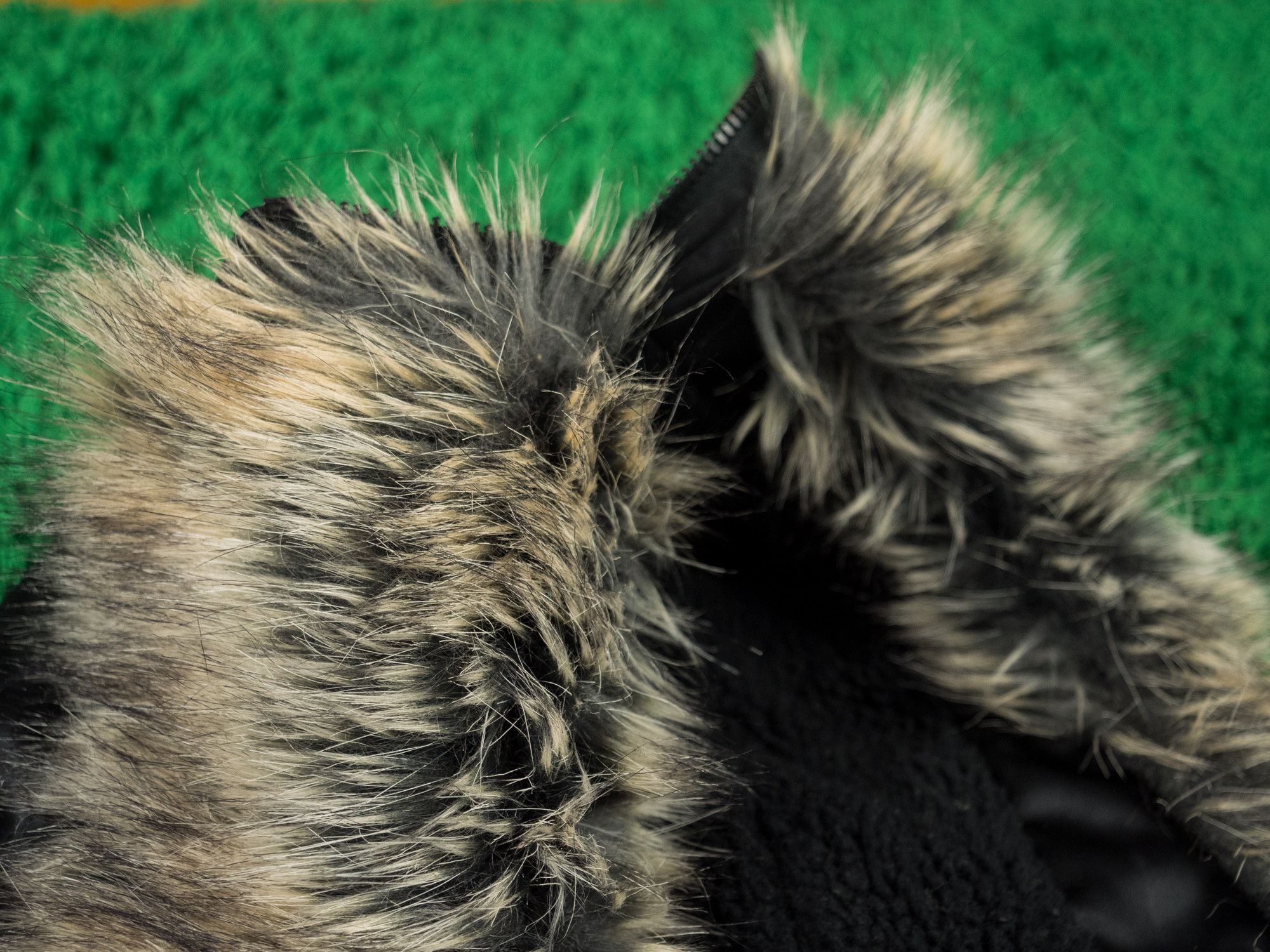 Adidas × Kanye West × Yeezy YEEZY SEASON 1 Short Fur Bomber Jacket Utility Size US XXS / EU 40 - 5 Thumbnail