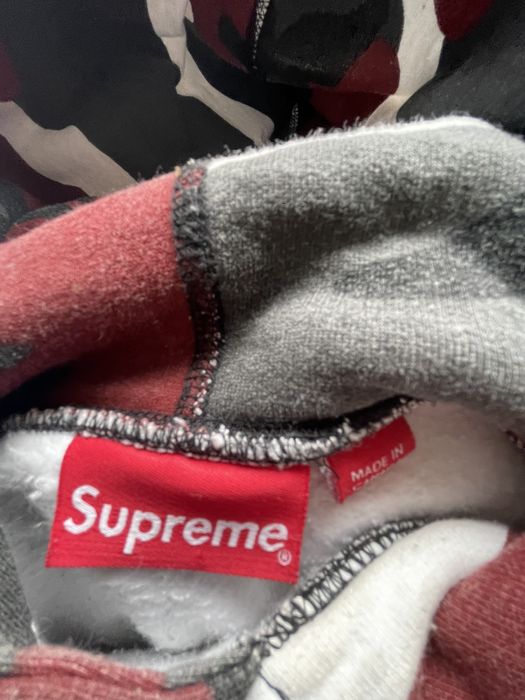 Supreme red camo online hoodie