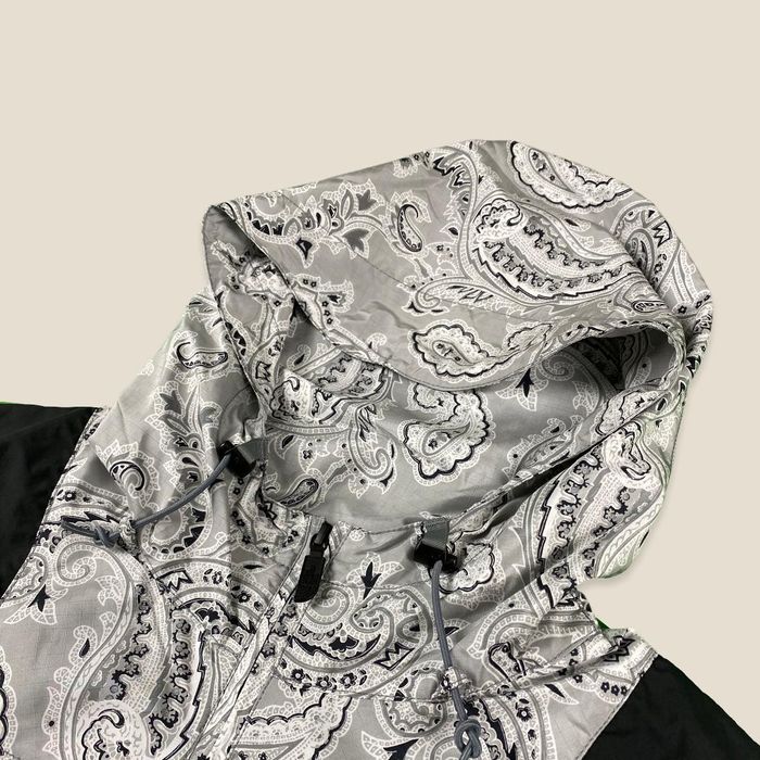 PAISLEY PRINT MOUNTAIN WIND PARKA/S/ポリエステル/GRY/ペーズリー