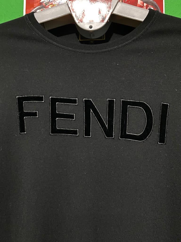 Fendi Authentic Fendi ladys t shirt Size US M / EU 48-50 / 2 - 2 Thumbnail