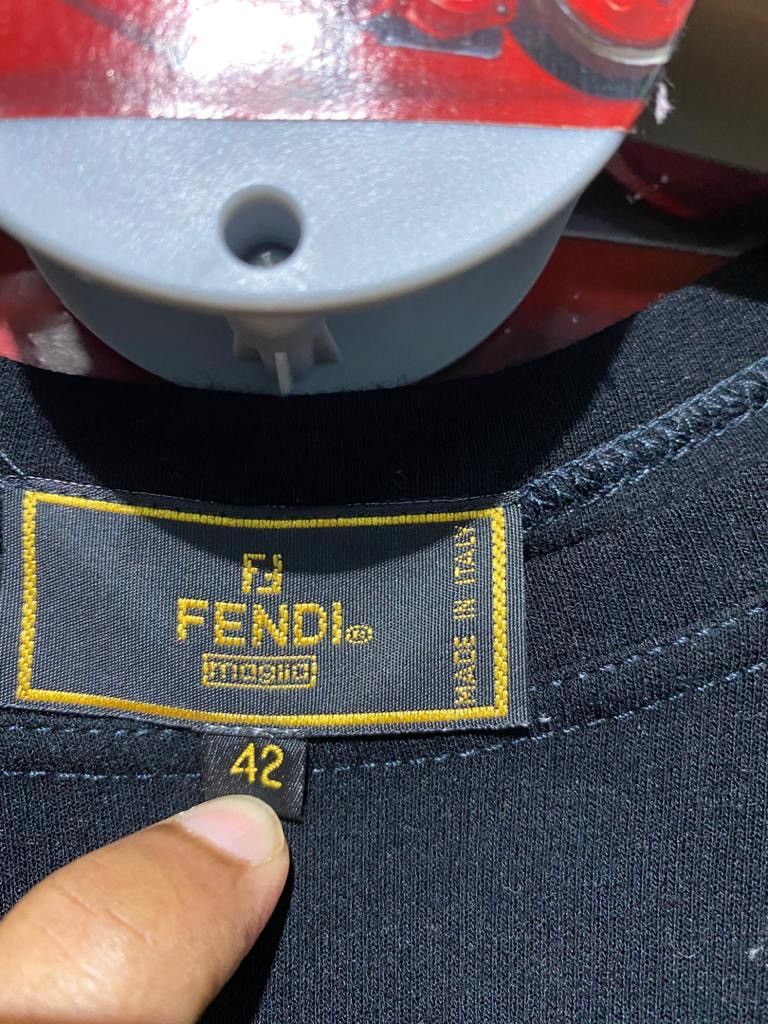 Fendi Authentic Fendi ladys t shirt Size US M / EU 48-50 / 2 - 3 Thumbnail