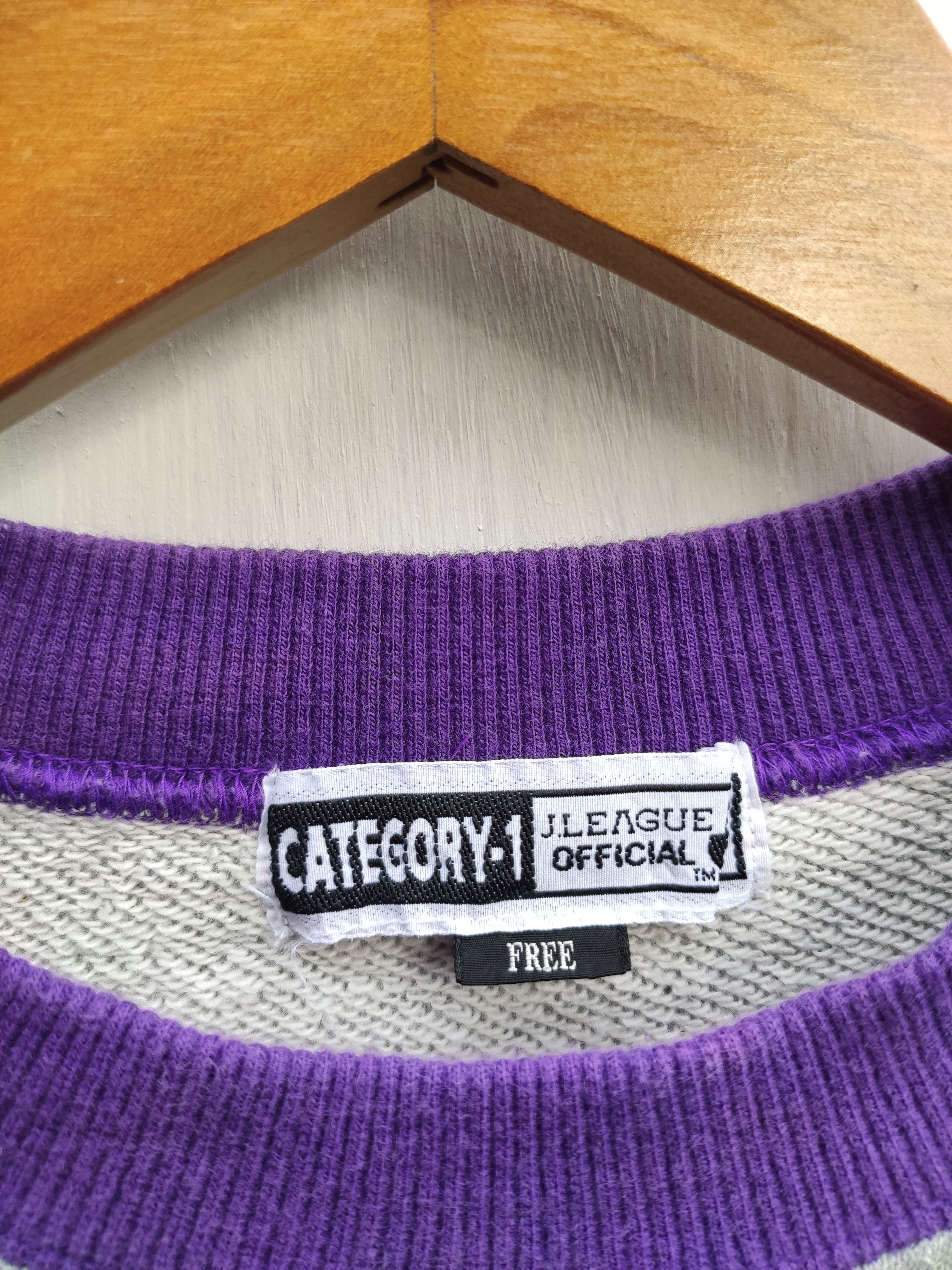 Vintage 🔥 Vtg Japanese league Category 1 San Freece Hiroshima FC Size US L / EU 52-54 / 3 - 4 Thumbnail