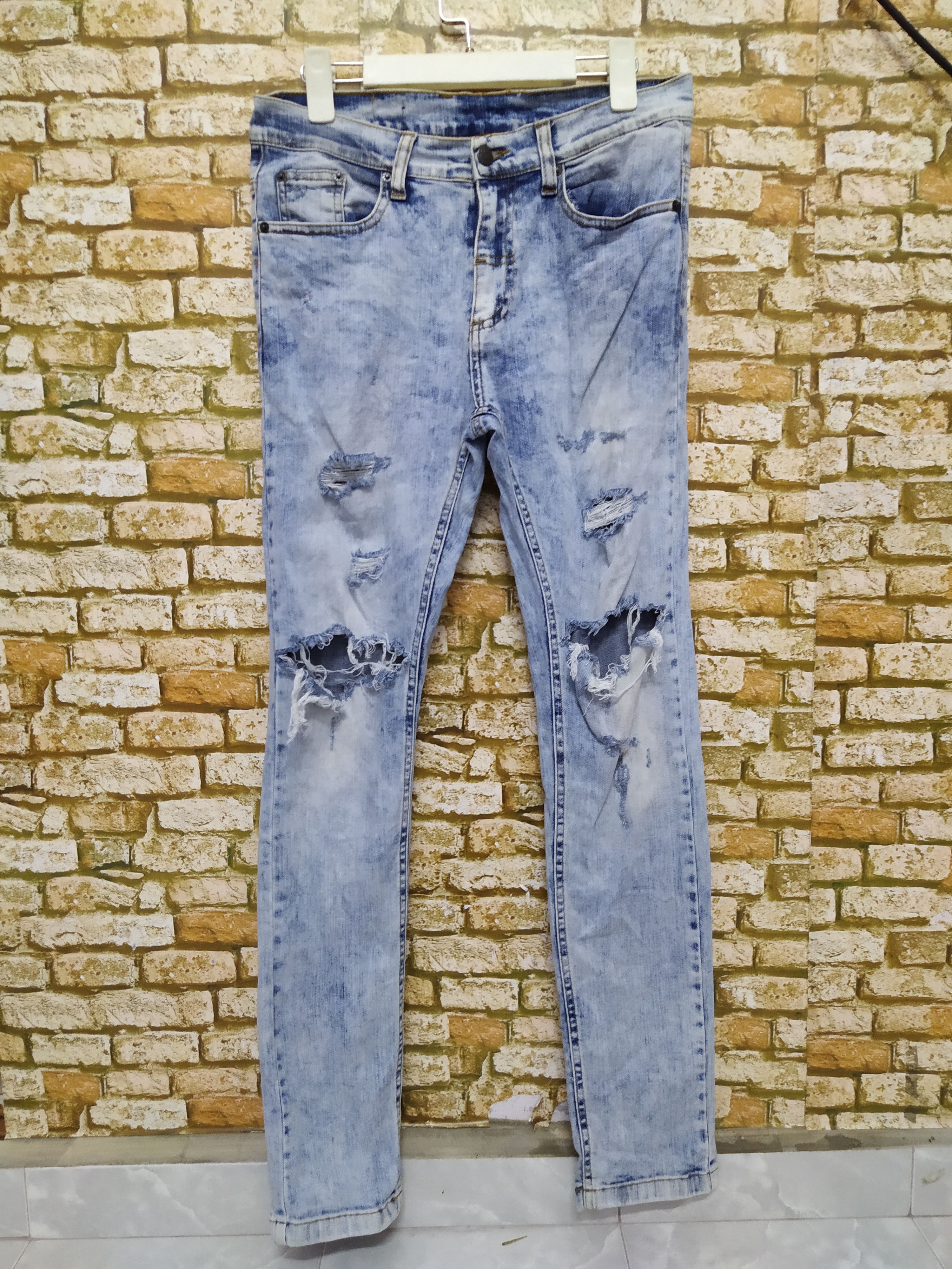The People Vs. THE PEOPLE VS. BIKERS DENIM DISTRESSED (B727) W30 Size US 30 / EU 46 - 1 Thumbnail
