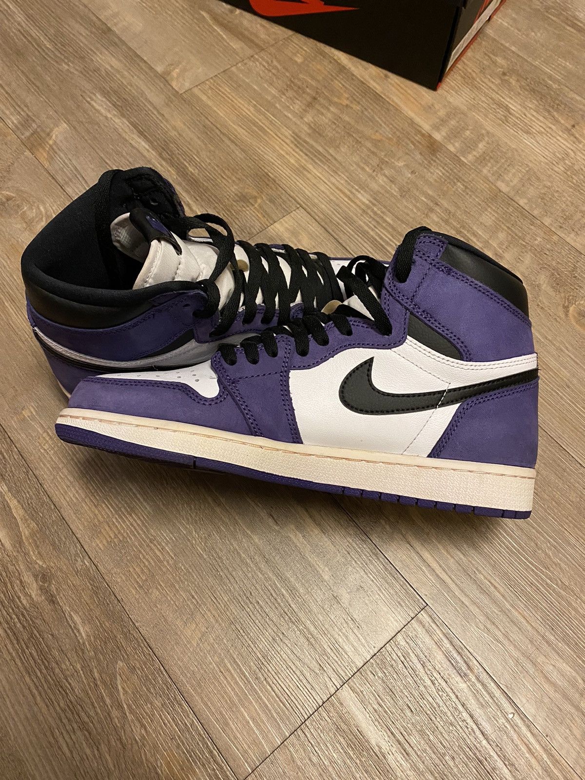 Jordan Brand Air Jordan 1 Retro High OG Court Purple Size US 9.5 / EU 42-43 - 4 Thumbnail