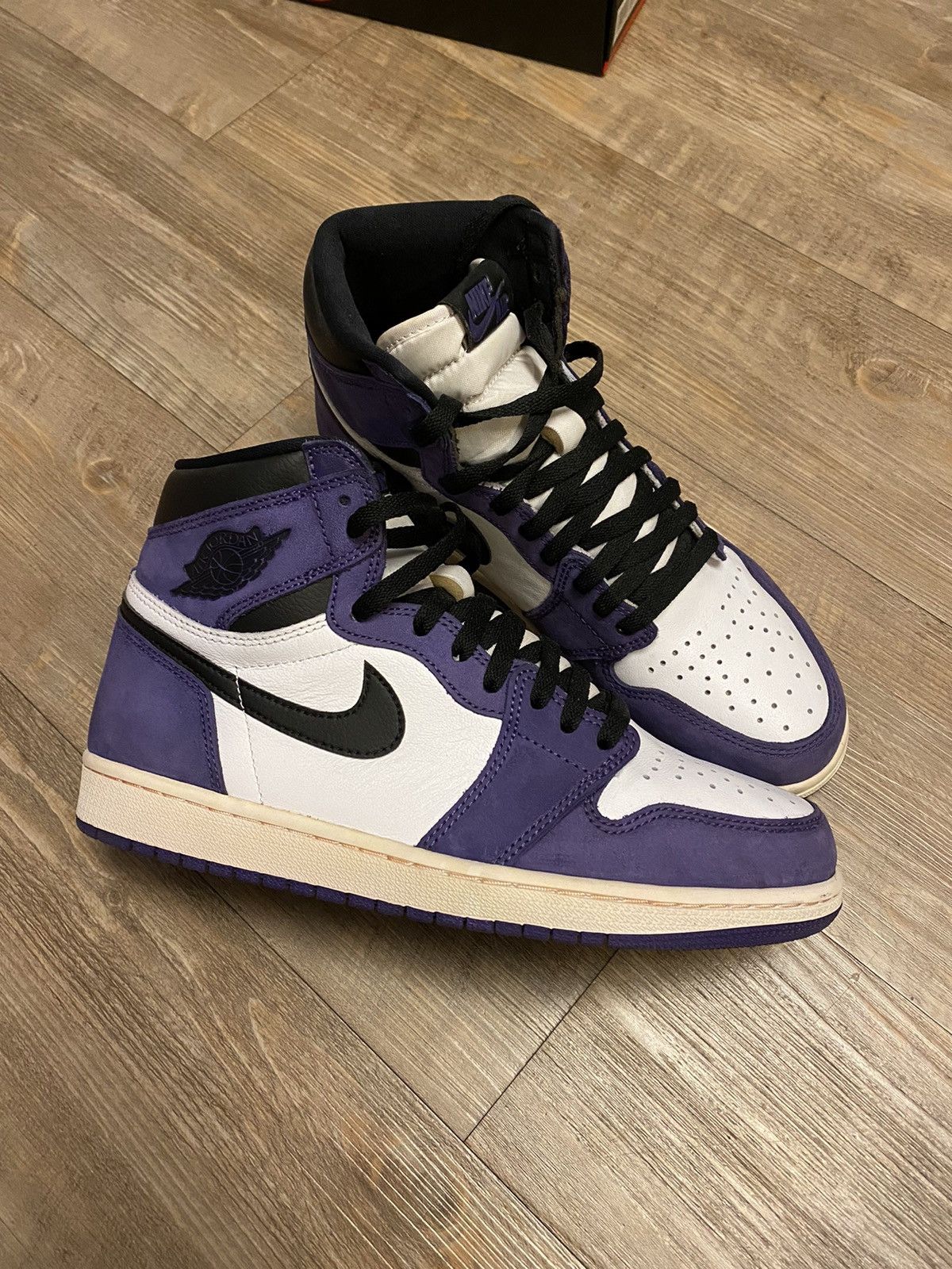 Jordan Brand Air Jordan 1 Retro High OG Court Purple Size US 9.5 / EU 42-43 - 2 Thumbnail