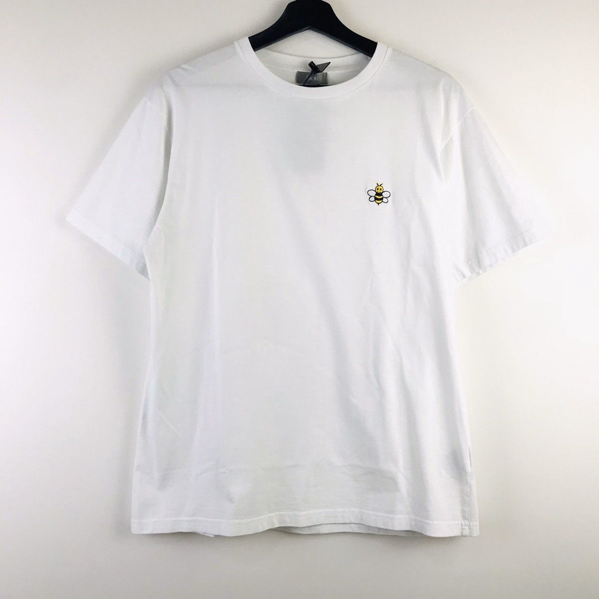 Dior × Kaws Dior x Kaws Bee Embroidered Tee Size US M / EU 48-50 / 2 - 1 Thumbnail