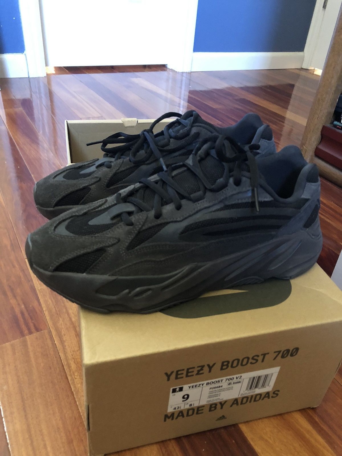 Yeezy Boost 700 V2 Vanta