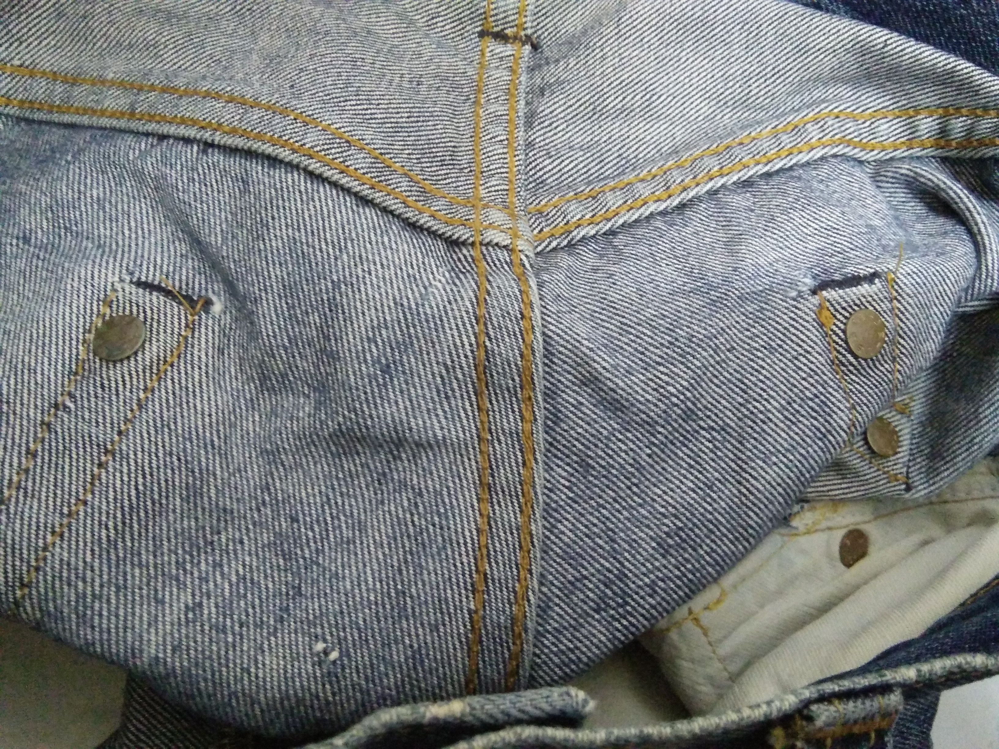 Levi's 90s LEVIS 501XX BIG E DENIM SELVEDGE #555 DISTRESSED (A711) Size US 31 - 11 Thumbnail