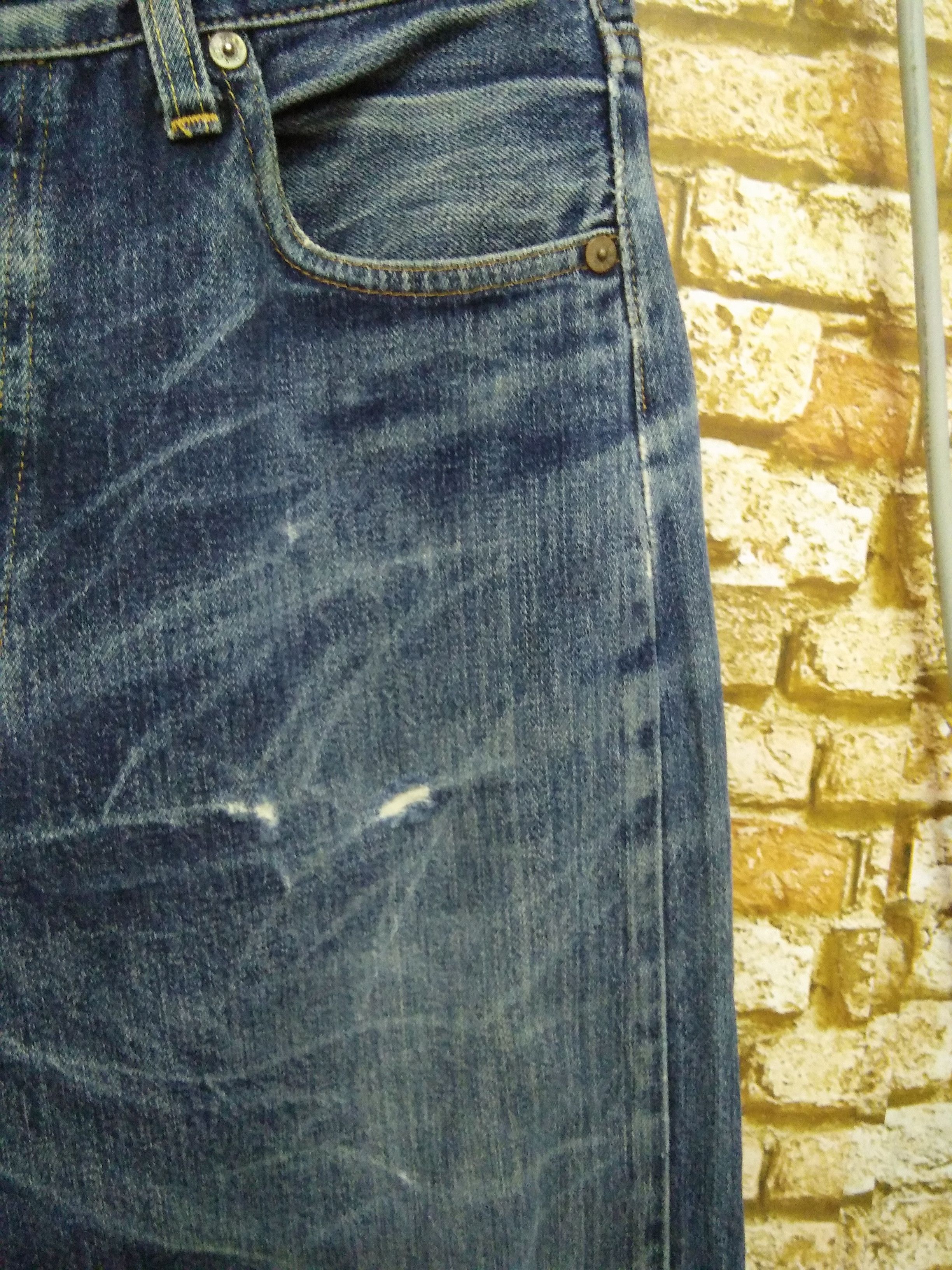 Levi's 90s LEVIS 501XX BIG E DENIM SELVEDGE #555 DISTRESSED (A711) Size US 31 - 2 Thumbnail
