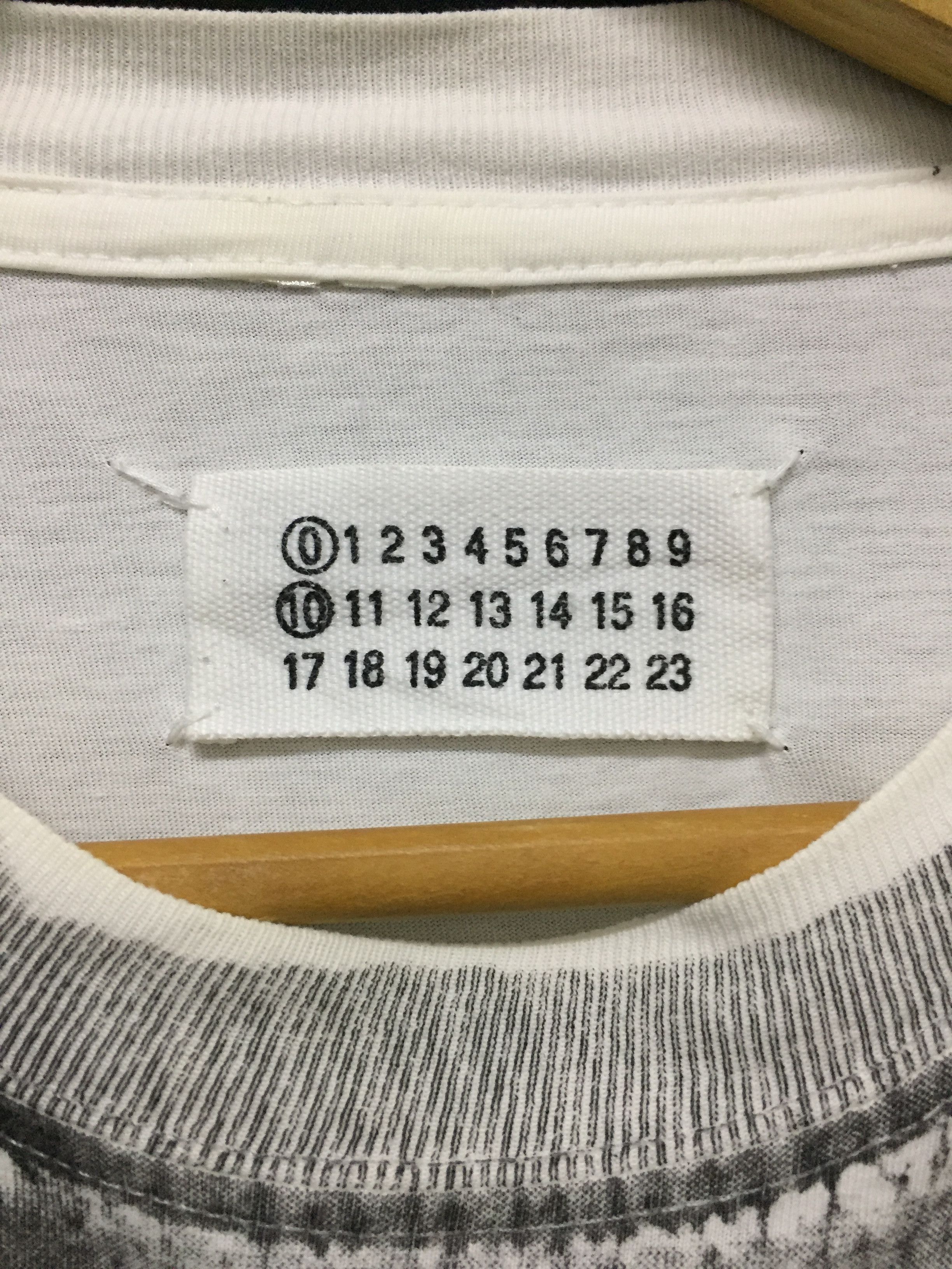 Maison Margiela AW04 0 10 artisanal Trompe l'œeil scarf tee Size US S / EU 44-46 / 1 - 10 Thumbnail
