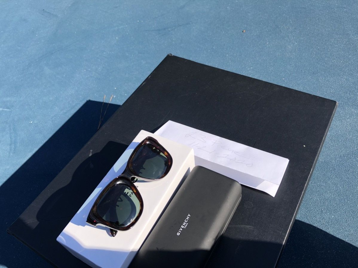 Givenchy Givenchy Gv 7074/S Sunglasses | Grailed display picture 3