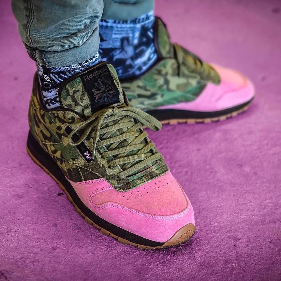 REEBOK Shoe Gallery Flamingos at War 30th Anni CL Leather