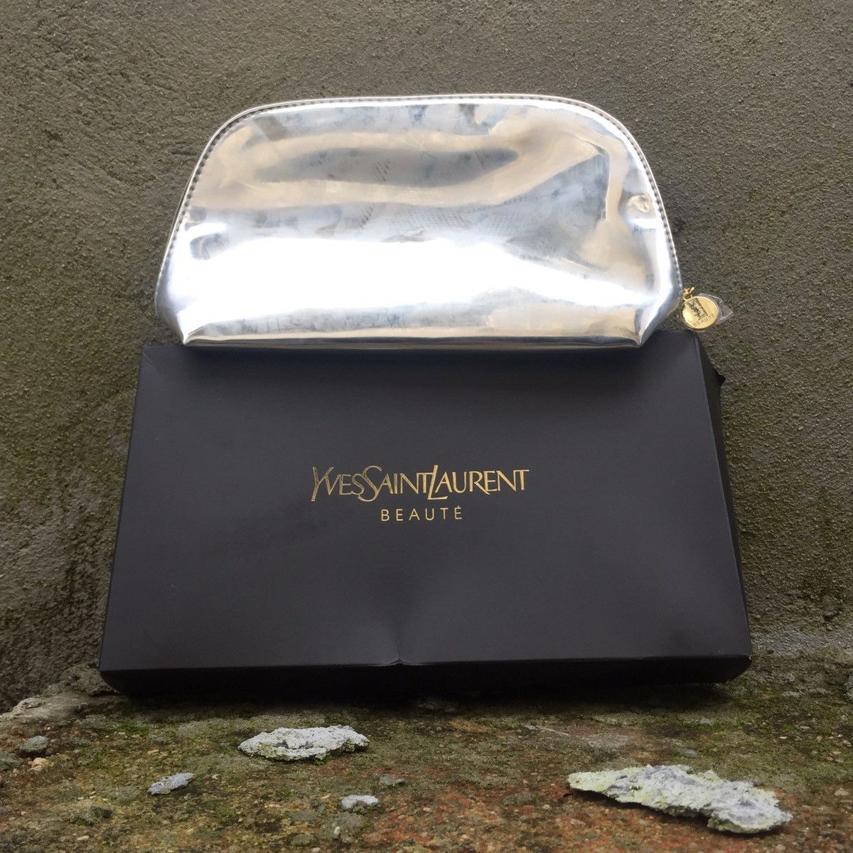Yves Saint Laurent Ysl yves saint laurent pouch bag silver mirrored Size ONE SIZE - 1 Thumbnail