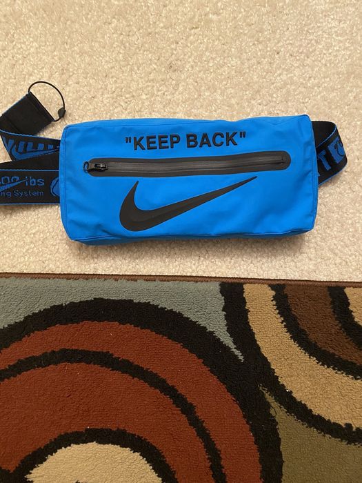 Keep back off best sale white nike fanny pack