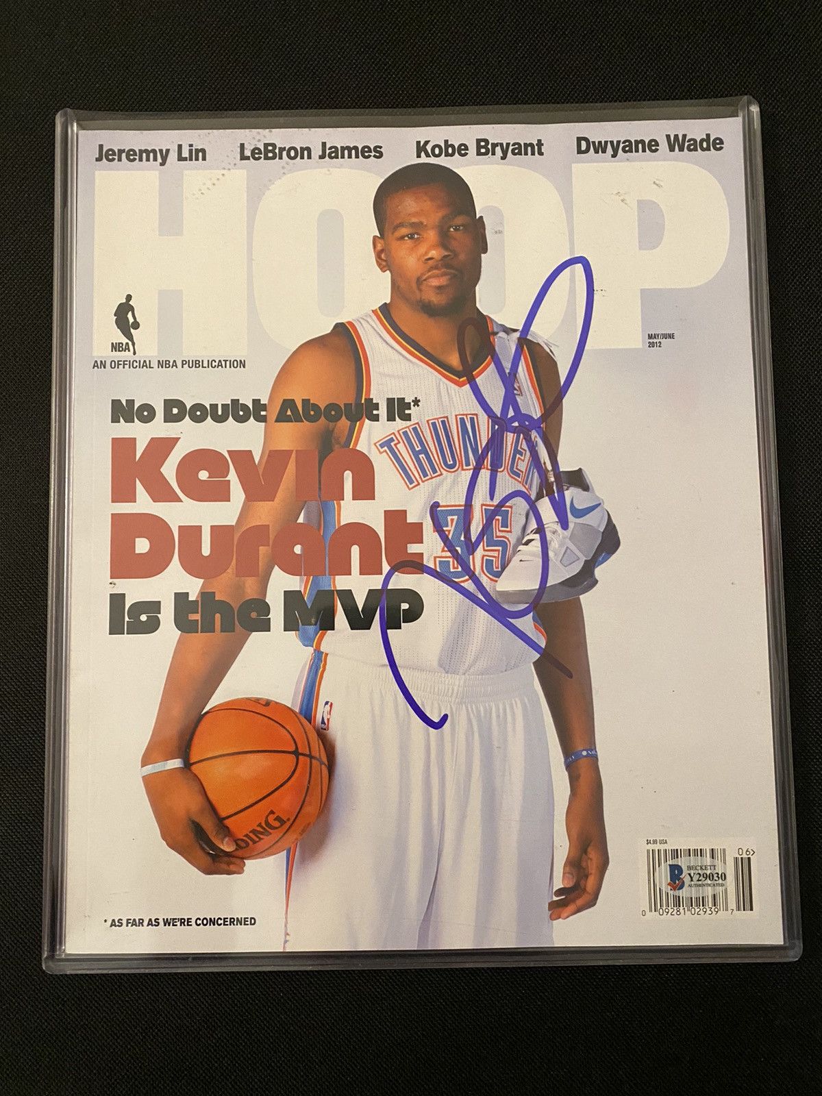 Kevin Durant autographed signed Hoops magazine