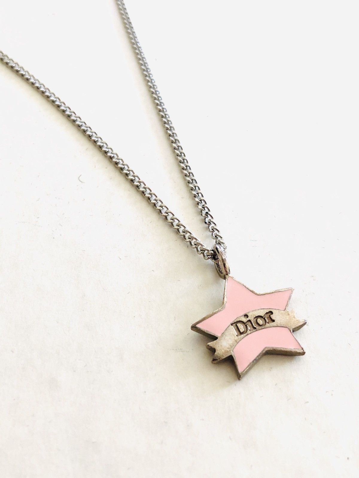 Dior pink star pendant sale necklace