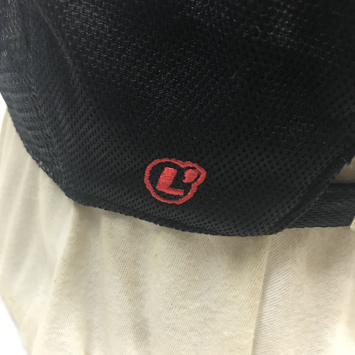 Japanese Brand L'Arc-en-Ciel Awake Tour Album 2005 Half Mesh Hats Caps Size ONE SIZE - 8 Thumbnail