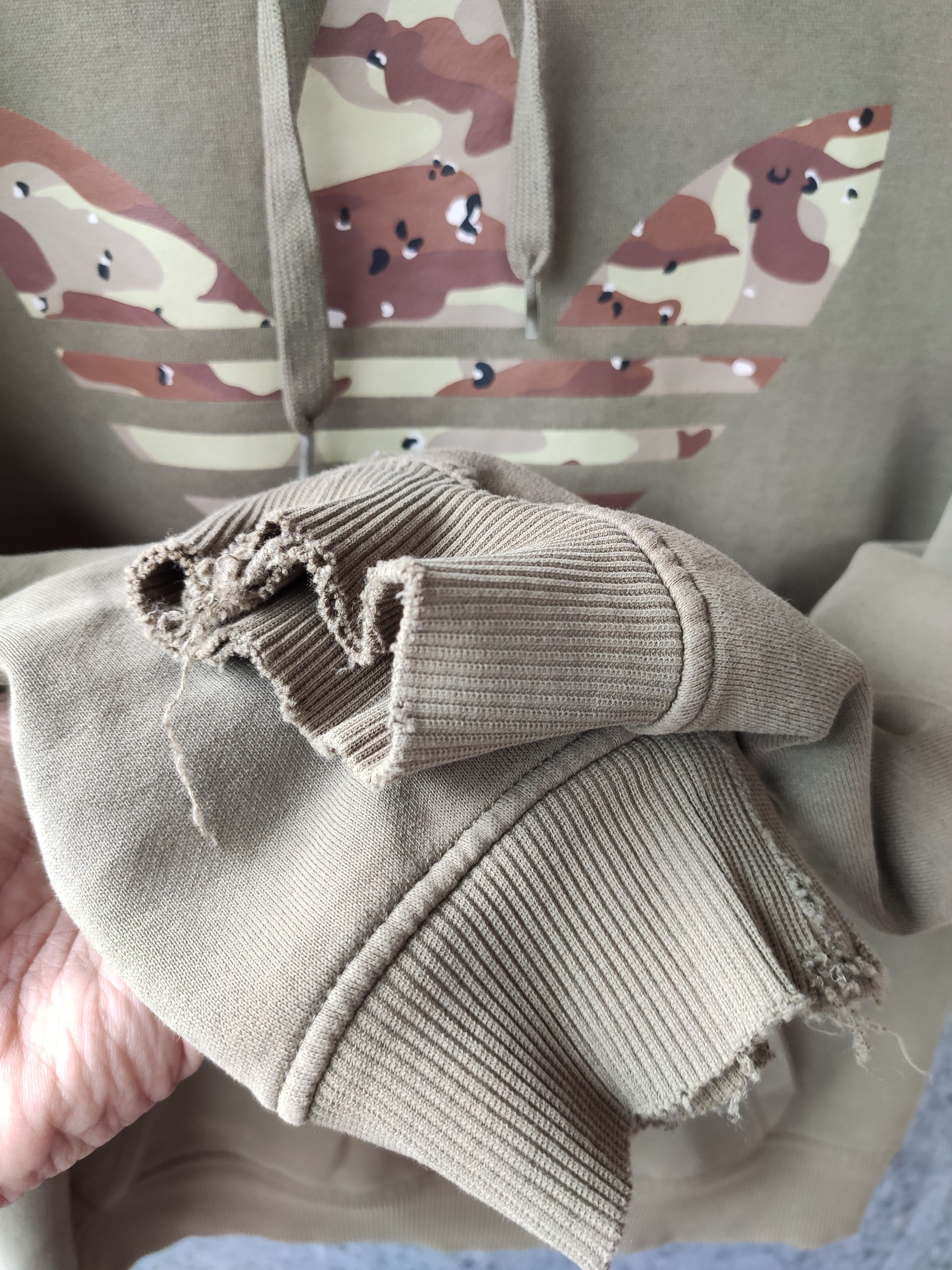 Adidas Vintage Adidas Hoodies big Logo Camouflage distressed Size US M / EU 48-50 / 2 - 6 Thumbnail