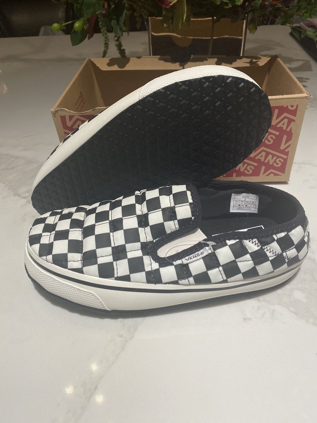 Vans checkerboard slip on size 6 sales