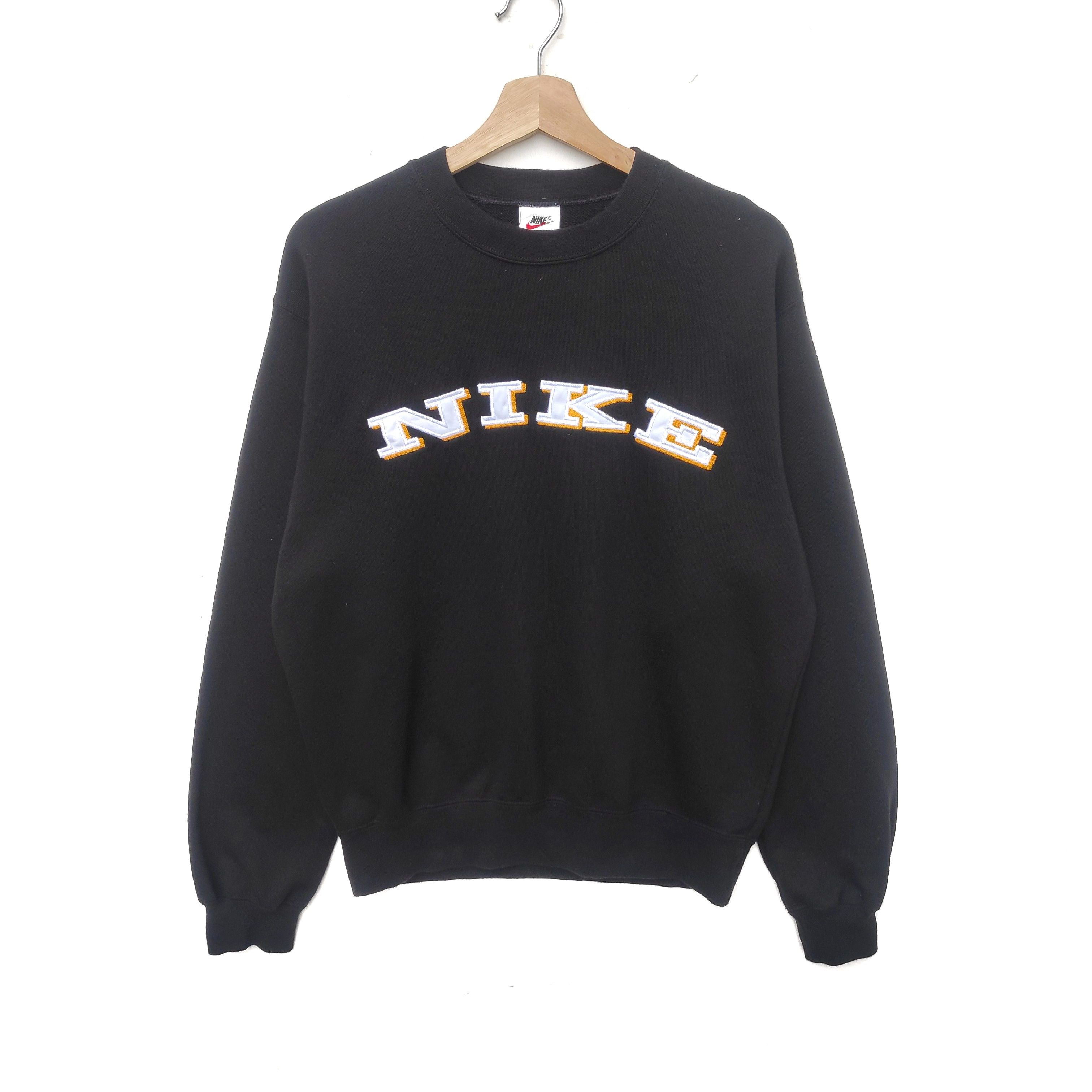 Vintage NIKE Sweatshirt Medium Size Black Colour Dope