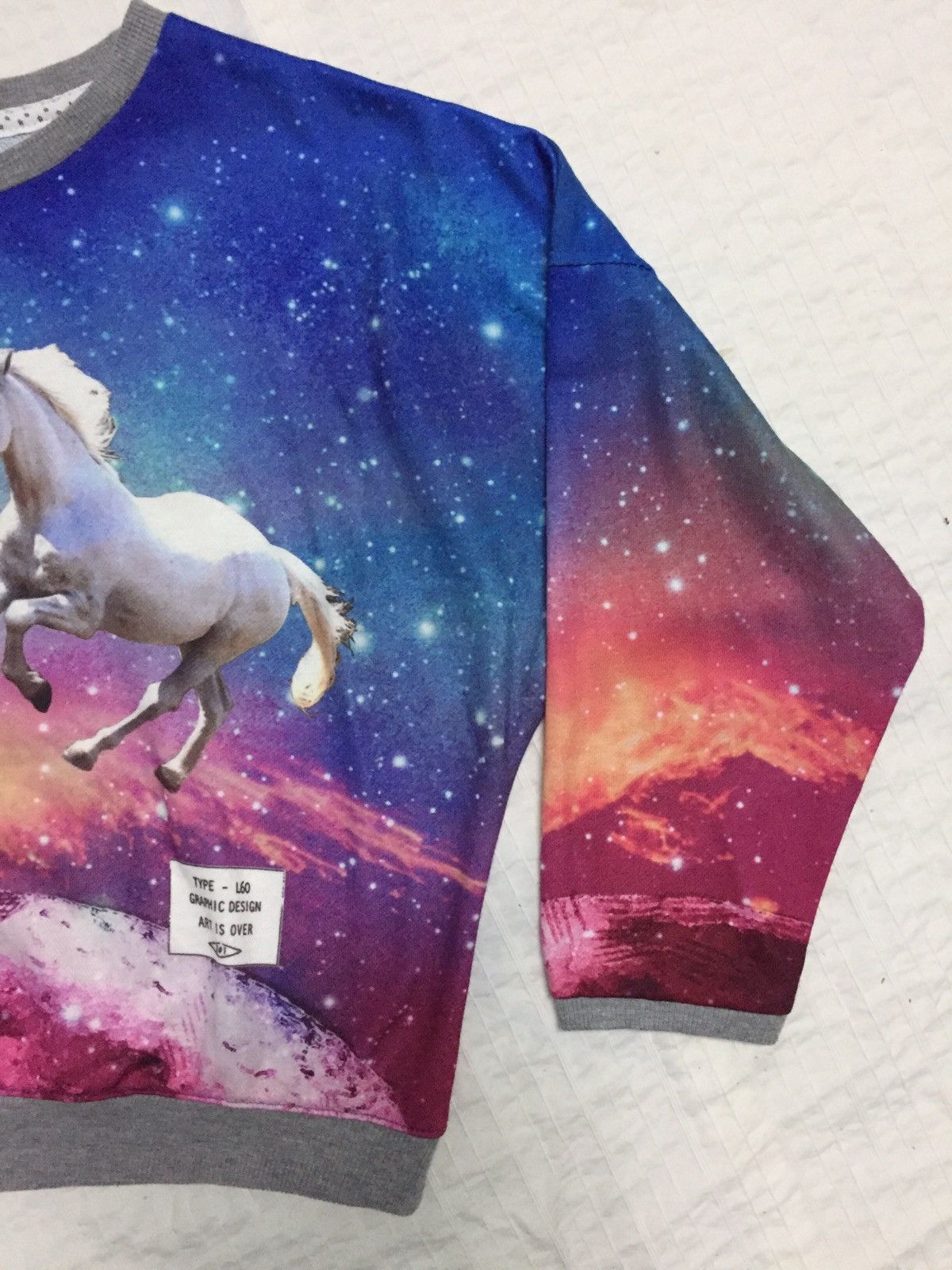 Japanese Brand Unicorn Graphic Design Art is over Size US M / EU 48-50 / 2 - 4 Thumbnail