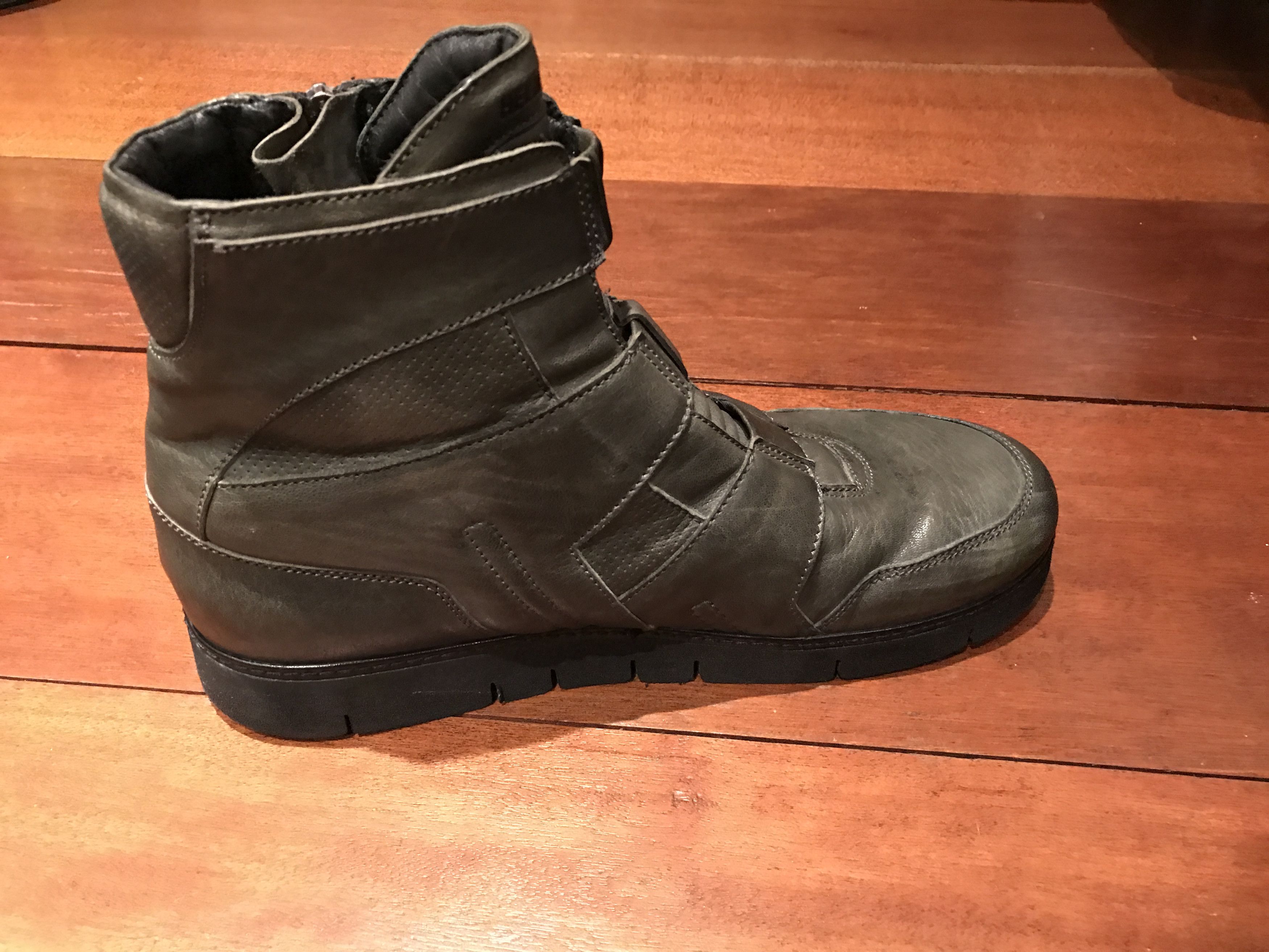 Helmut Lang Helmut Lang Olive-Grained Leather Hightop 