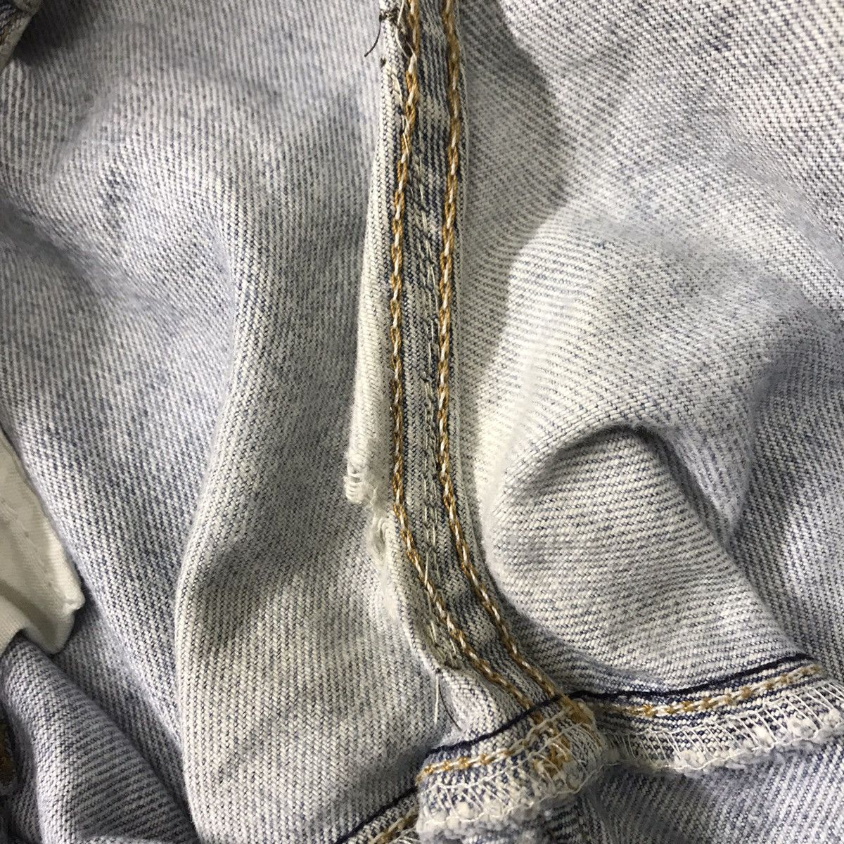 Levi's Vintage Levis 501 Distressed Denim jeans Lightwash Size US 38 / EU 54 - 18 Thumbnail