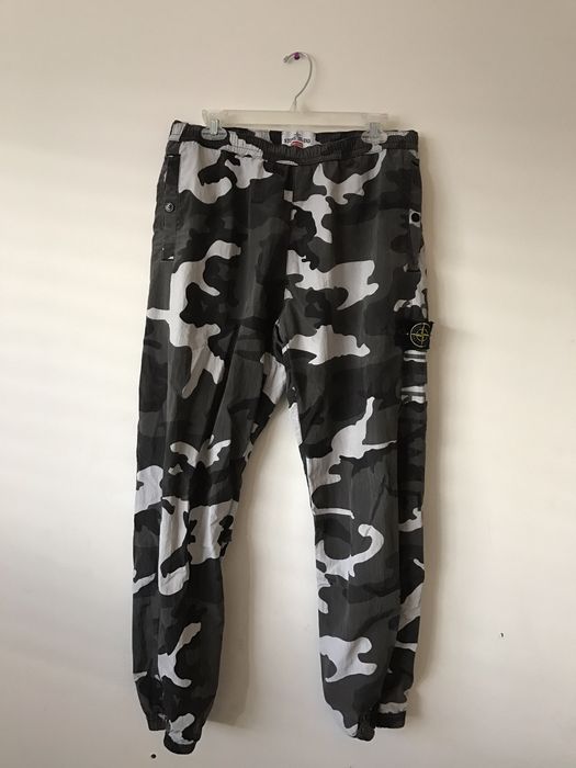 STONE ISLAND x SUPREME TRACK PANTS