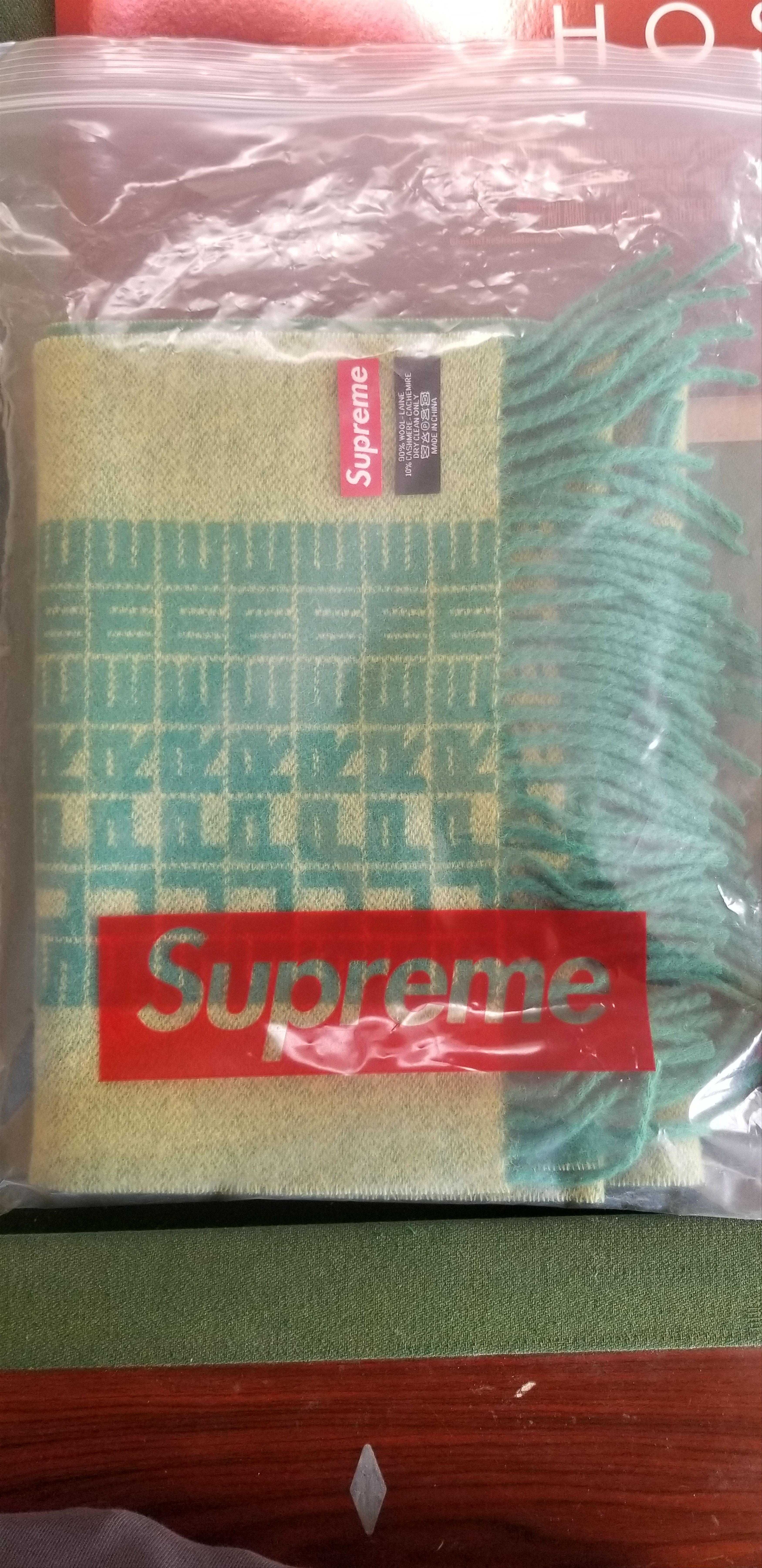 Supreme Logo Repeat Scarf