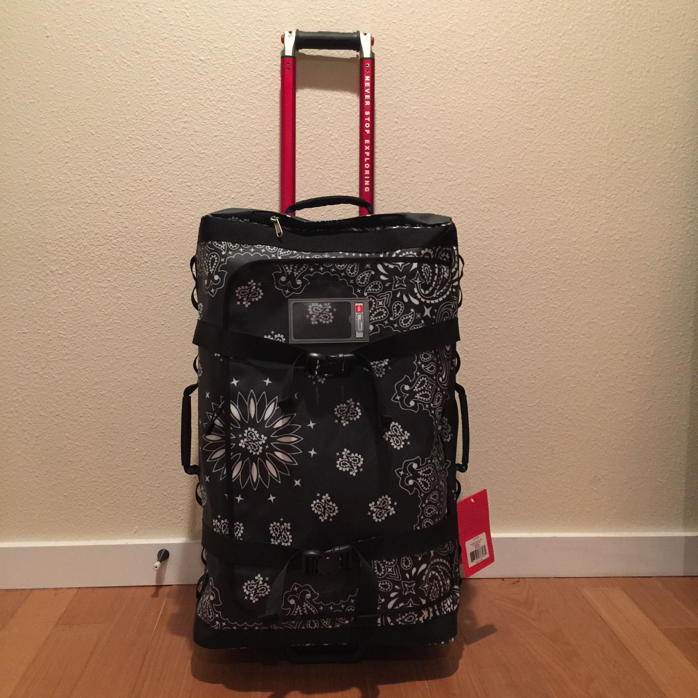 Supreme Black Paisley TNF Rolling Thunder Bag – On The Arm