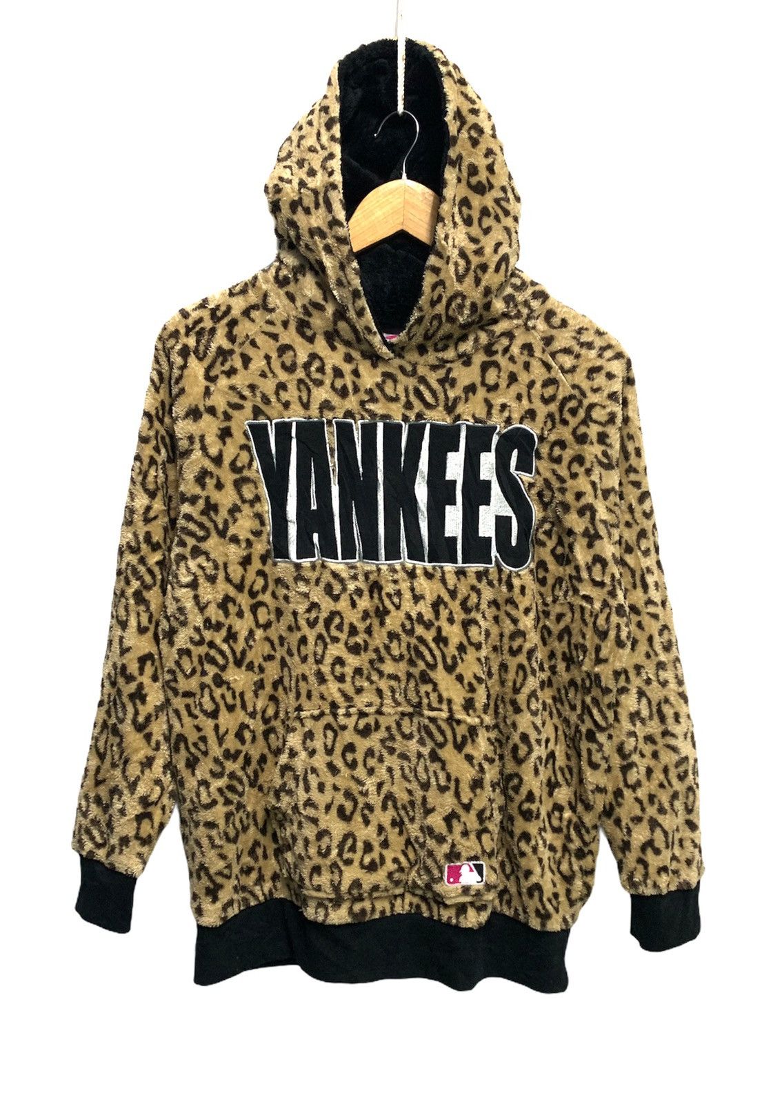 NFL × New York Yankees 🔥New York Yankees Fleece Leopard Printed Hoodie Sweaters Size US M / EU 48-50 / 2 - 1 Thumbnail