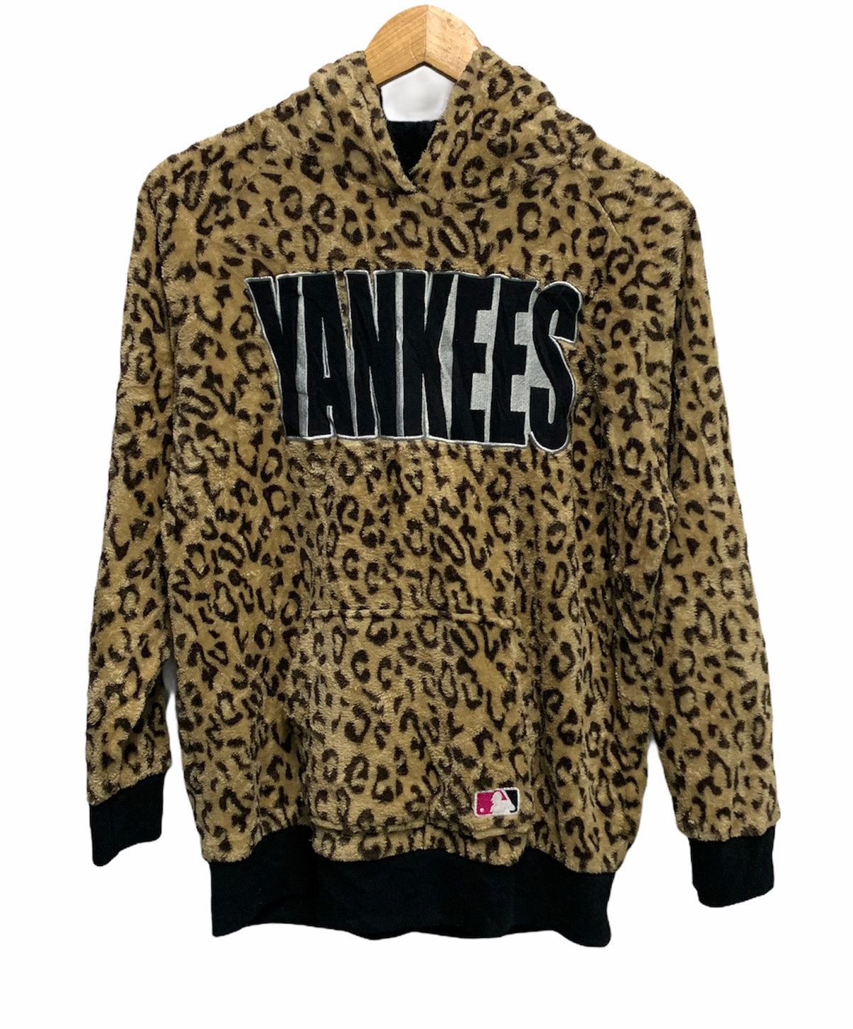 NFL × New York Yankees 🔥New York Yankees Fleece Leopard Printed Hoodie Sweaters Size US M / EU 48-50 / 2 - 2 Thumbnail