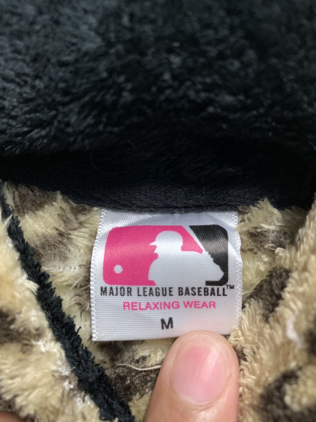 NFL × New York Yankees 🔥New York Yankees Fleece Leopard Printed Hoodie Sweaters Size US M / EU 48-50 / 2 - 4 Thumbnail