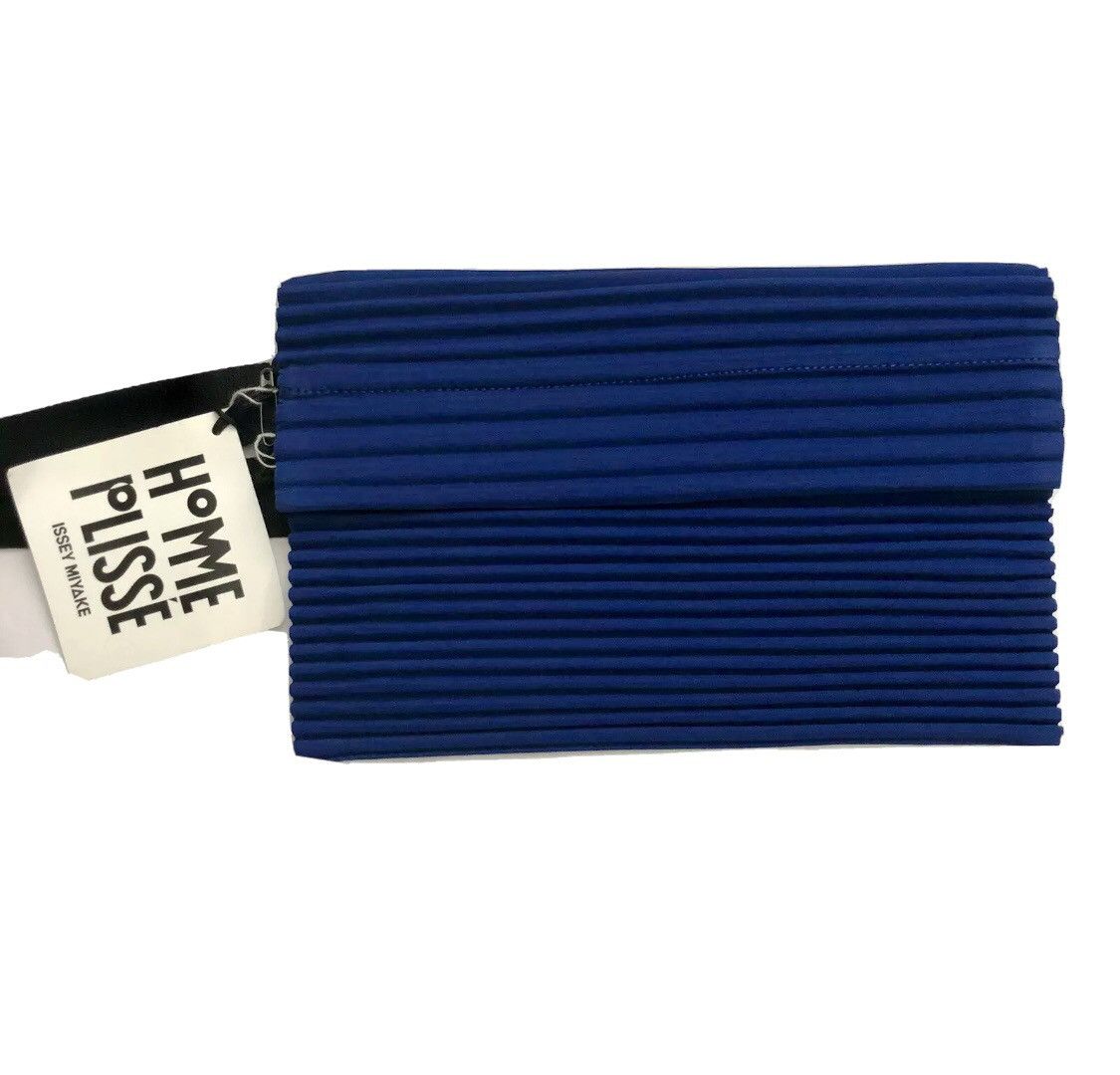 Issey Miyake Homme Plisse Pleated Flat Bag — Blue Size ONE SIZE - 1 Thumbnail