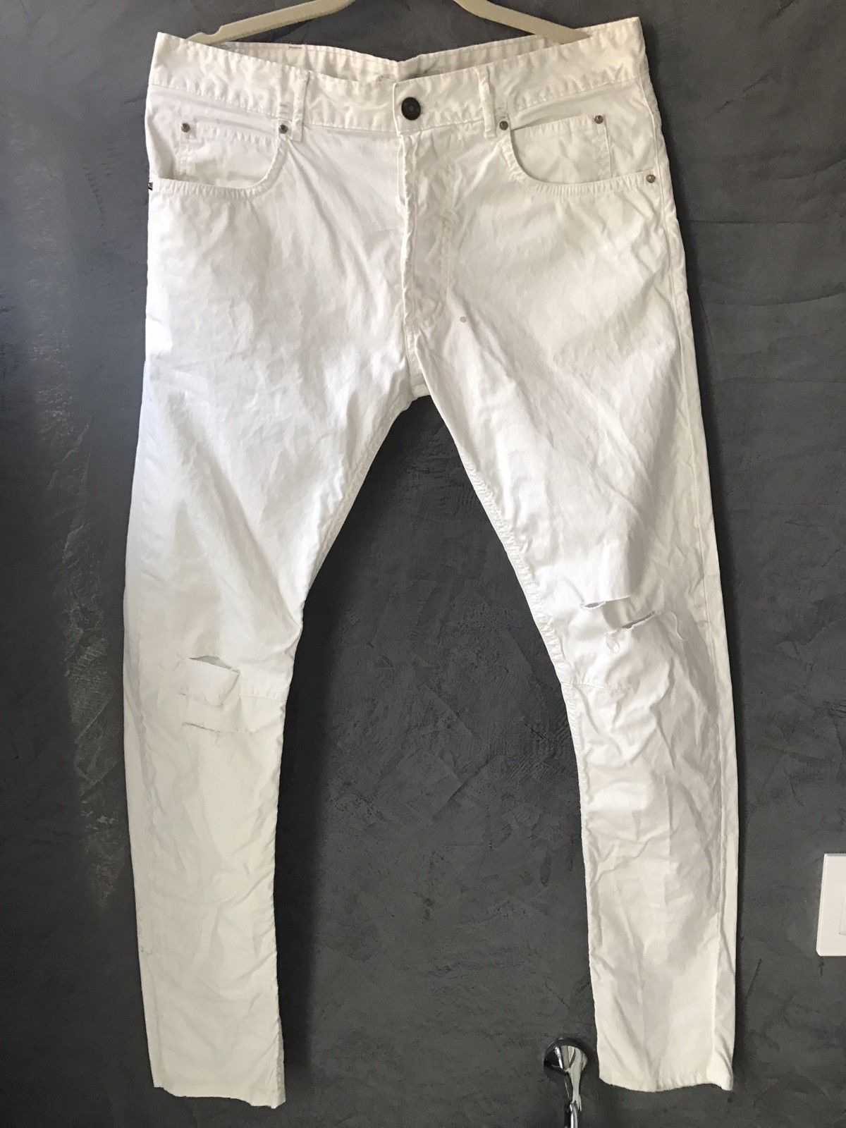 Pierre Balmain White Distressed Denim Size US 33 - 1 Thumbnail