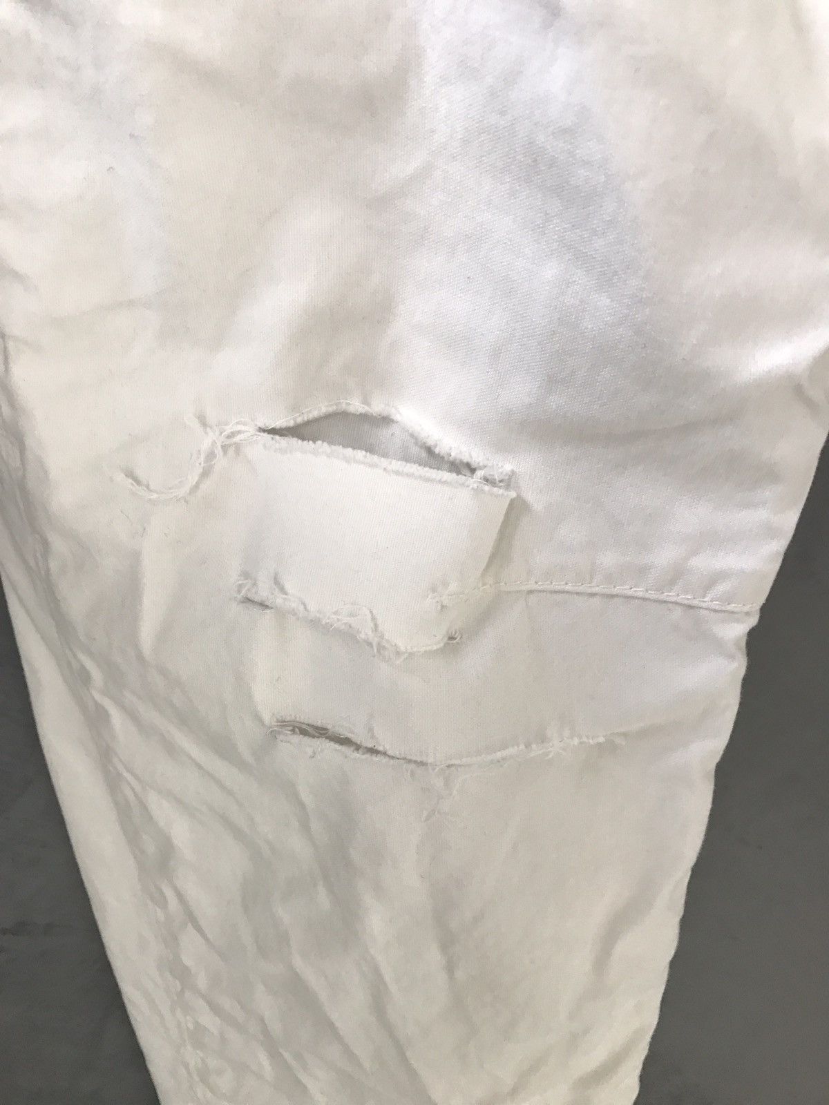 Pierre Balmain White Distressed Denim Size US 33 - 2 Thumbnail