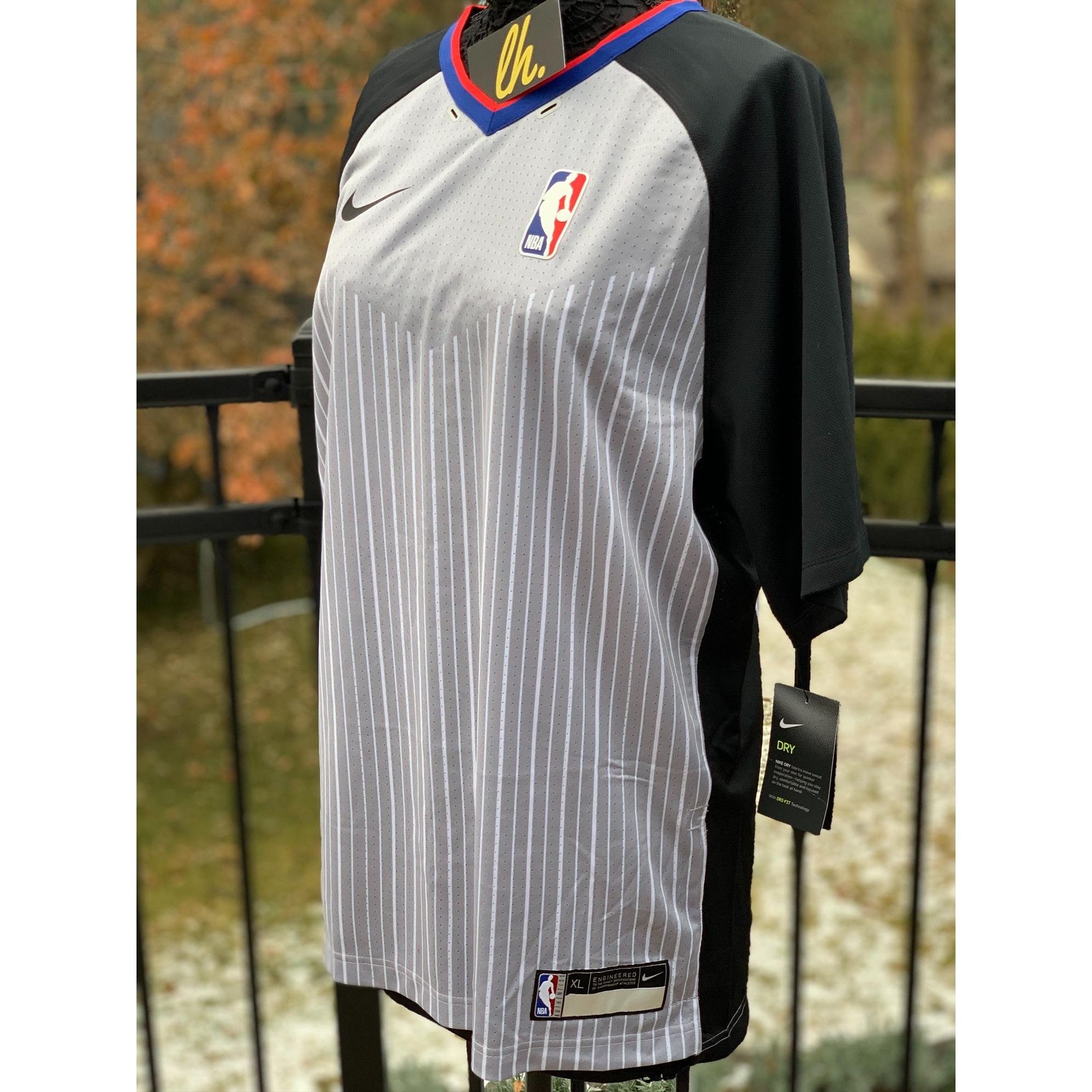 Nike nba hot sale referee jersey