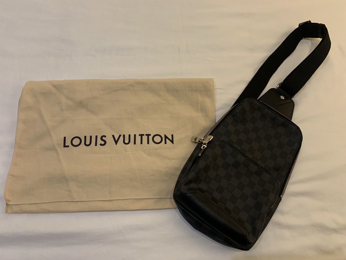Louis Vuitton M46718 Avenue Slingbag