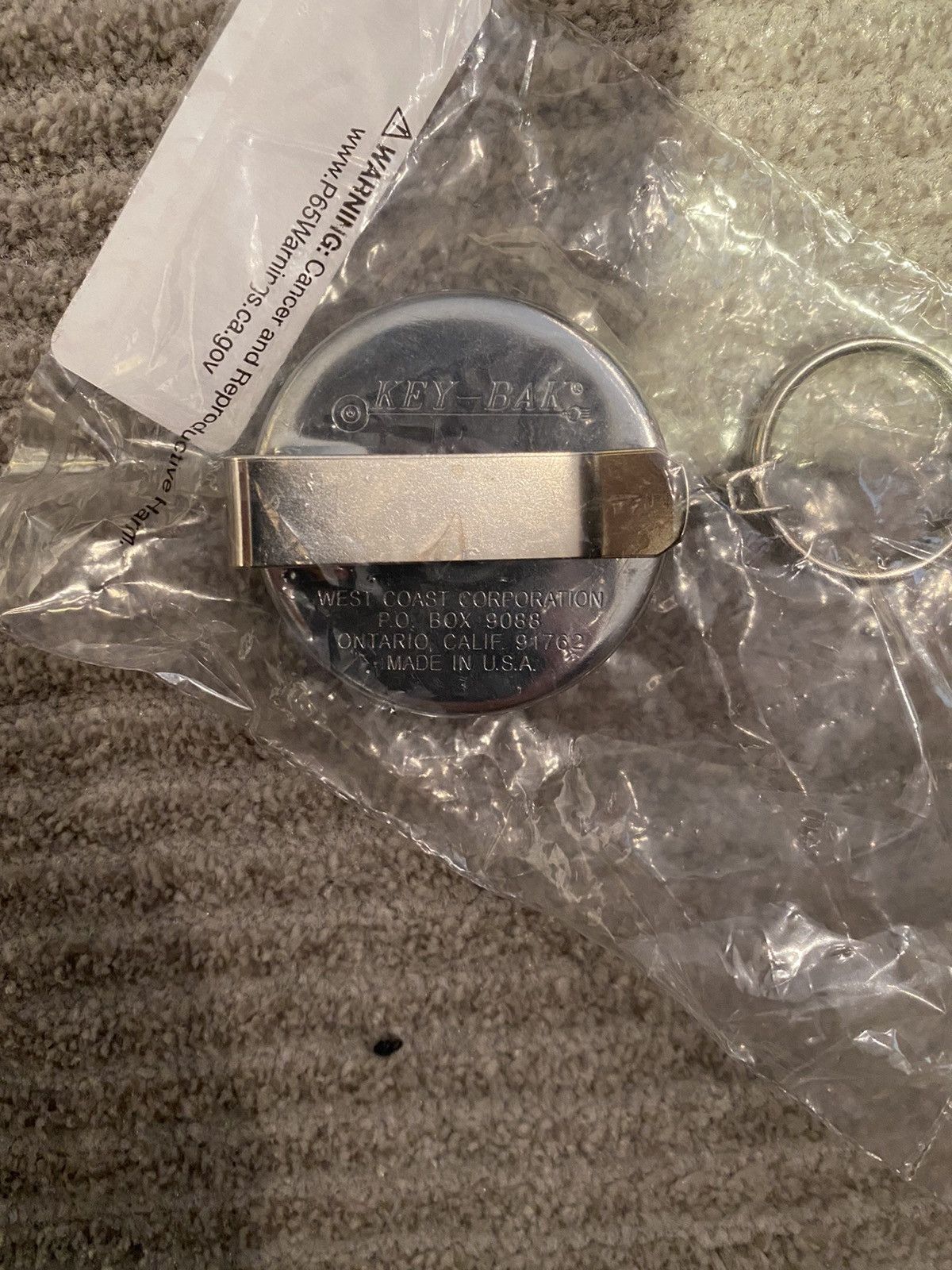 小物 20FW Supreme KEY-BAK Keychain Supreme KEY-BAK Original Retractable Keychain (FW20) - $28