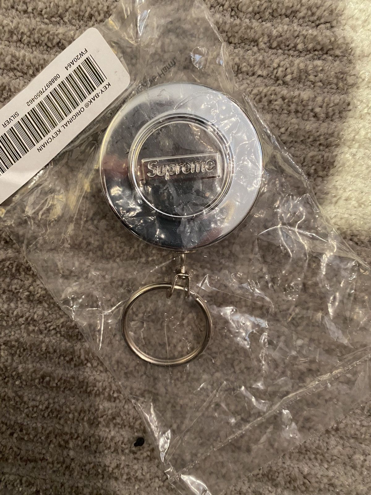 Supreme Key-Bak factory Original Keychain