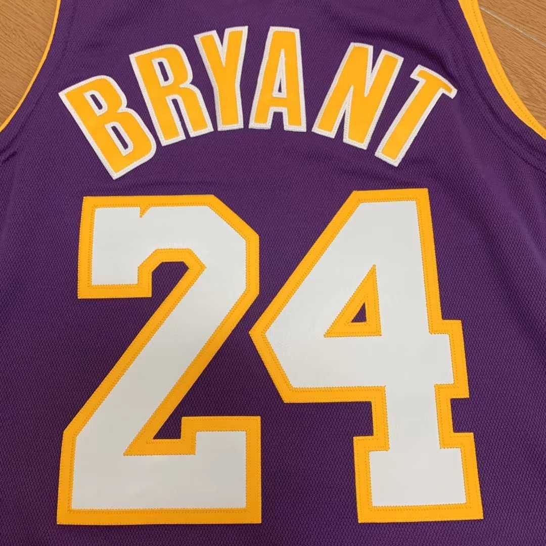 Mitchell & Ness LA Lakers 2008-09 Kobe Bryant Authentic Jersey Size US M / EU 48-50 / 2 - 5 Preview