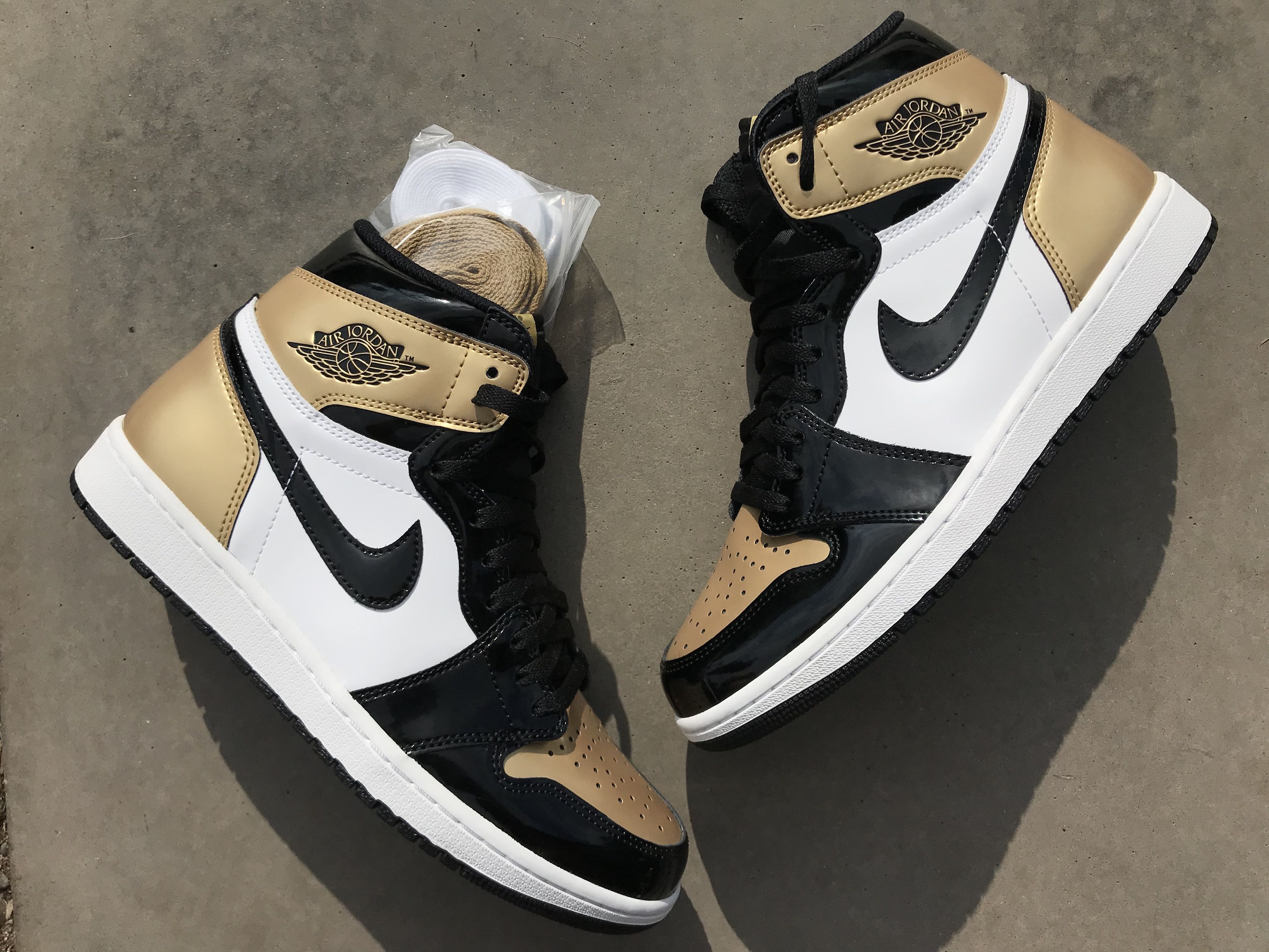 Nike Air Jordan Retro High Patent Gold Toe