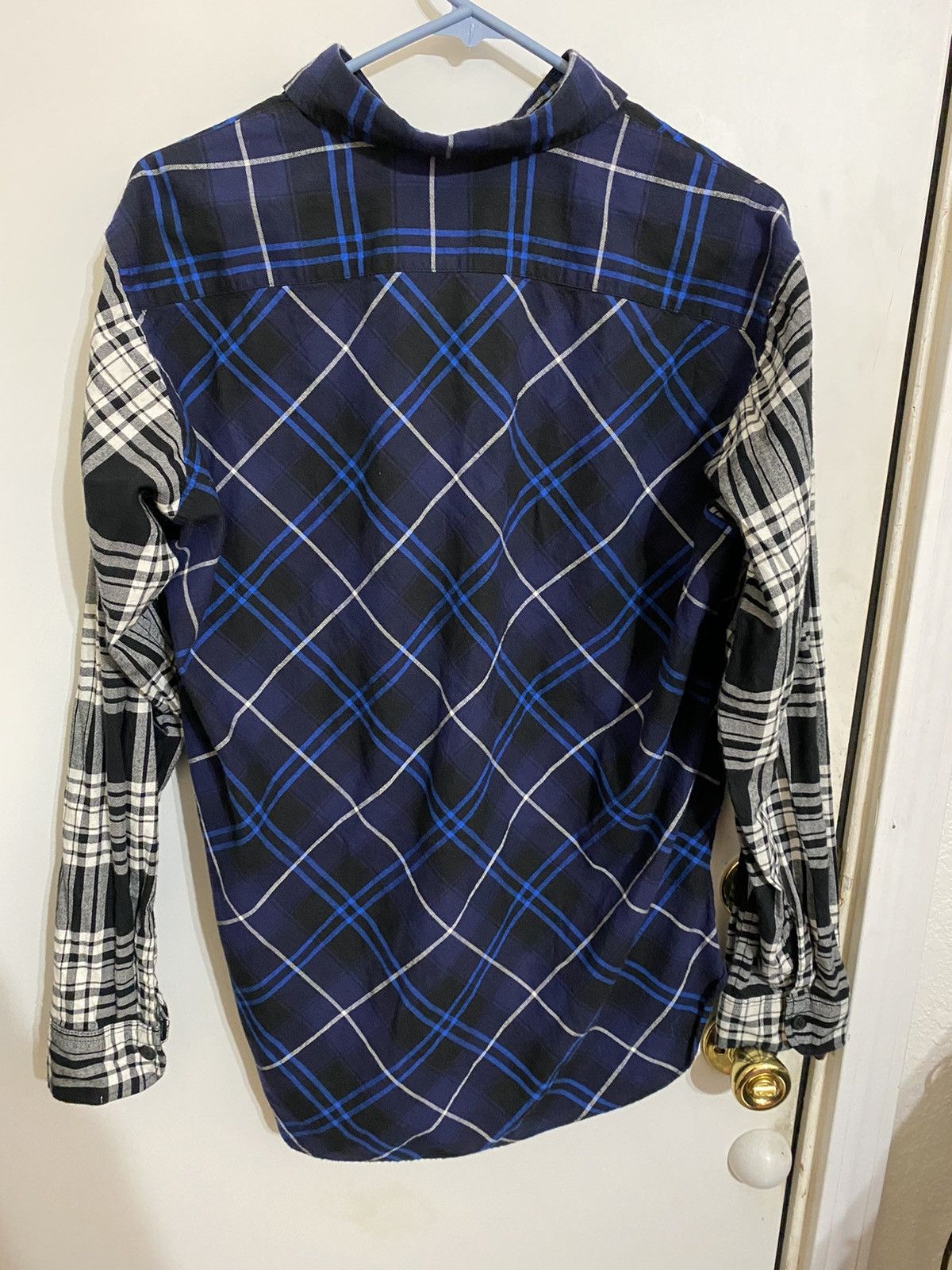 JW Anderson × Uniqlo JW Anderson x Uniqlo contrast Sleeve Buttonup Size S Size US S / EU 44-46 / 1 - 2 Thumbnail
