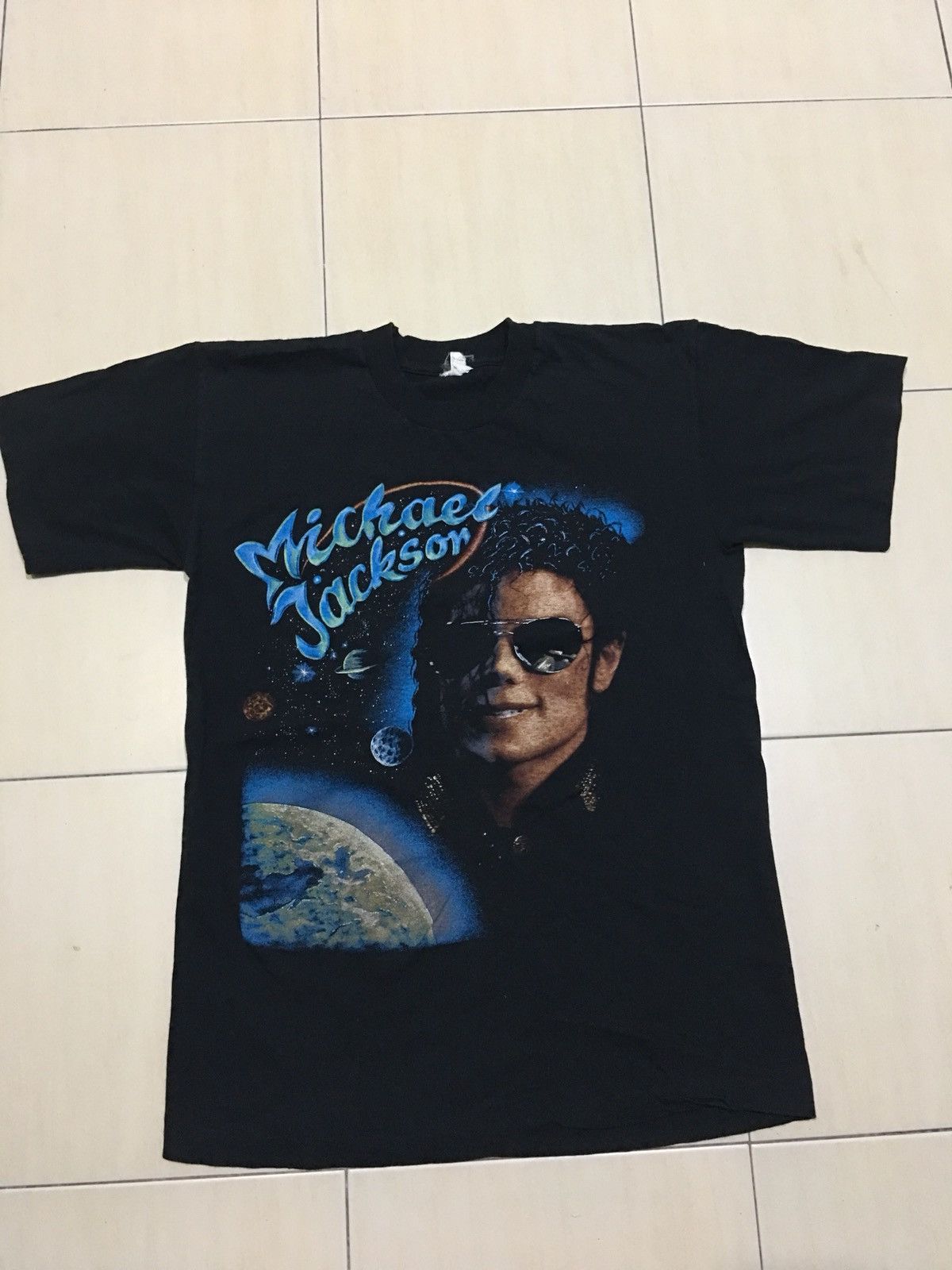 Band Tees × Michael Jackson × Vintage Vintage Michael jackson heal our world king pop tour shirt Size US M / EU 48-50 / 2 - 4 Thumbnail