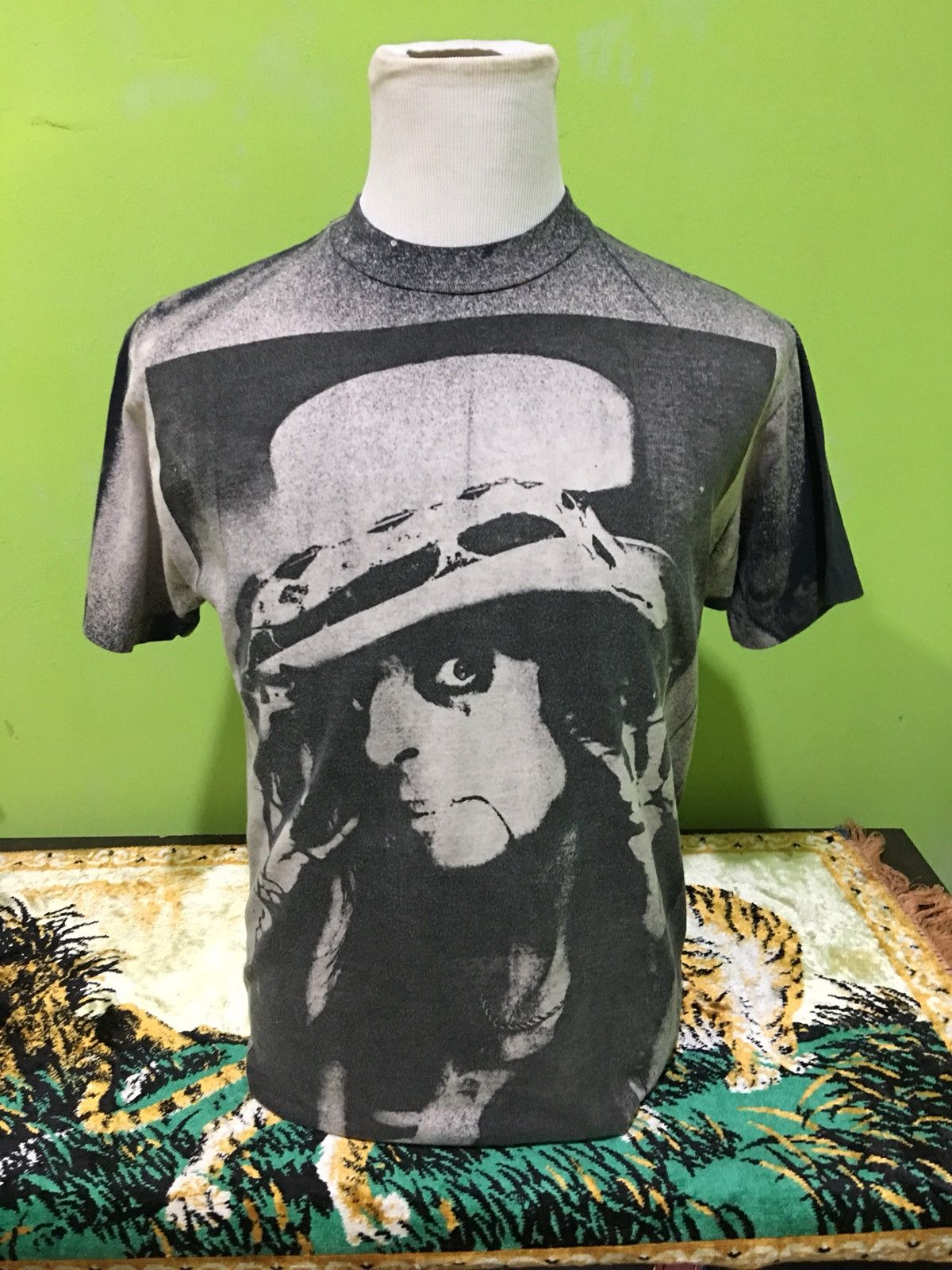 Band Tees RARE Vintage alice cooper mosquitohead full print shirt Size US L / EU 52-54 / 3 - 2 Thumbnail